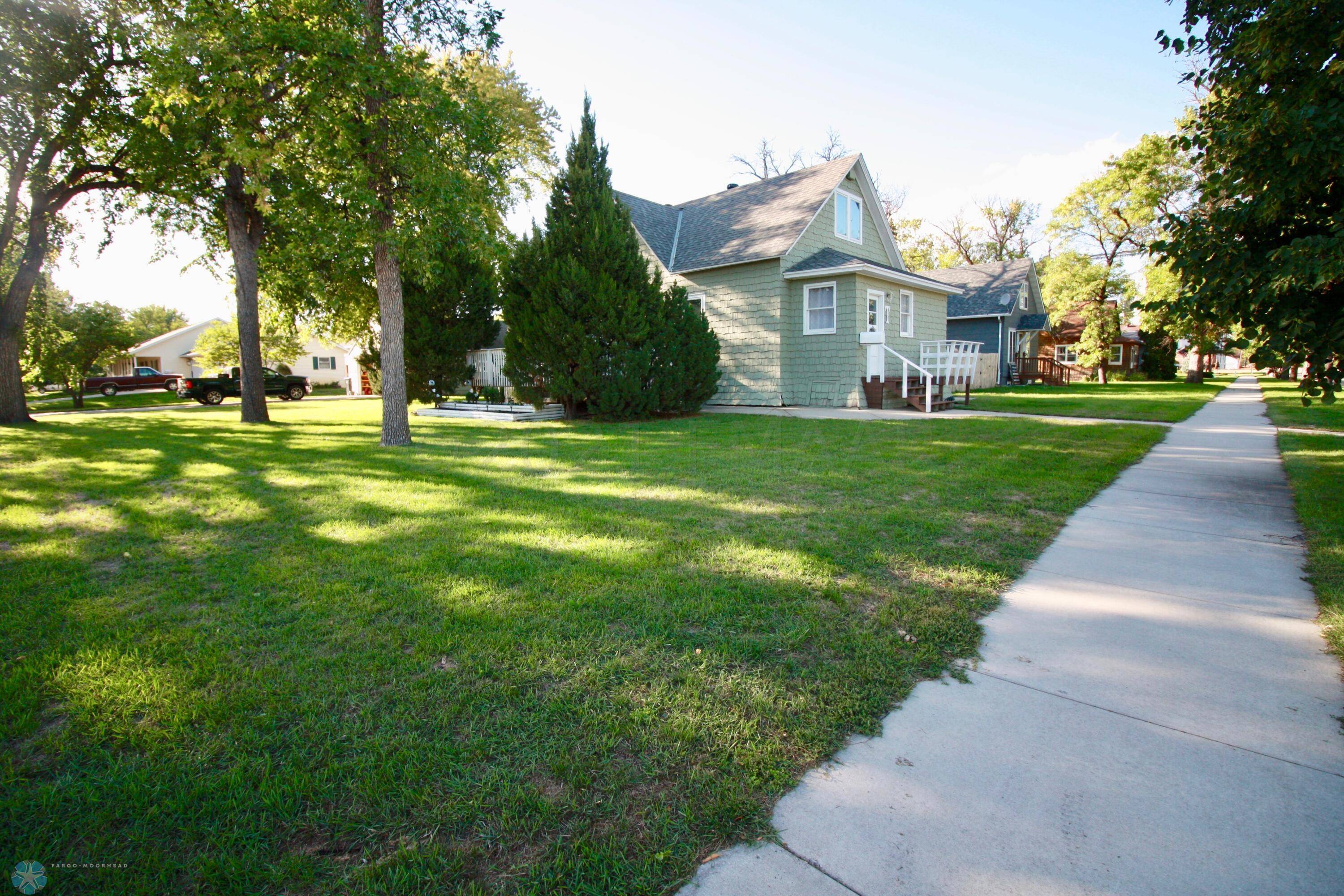 Breckenridge, MN 56520,229 8TH ST S