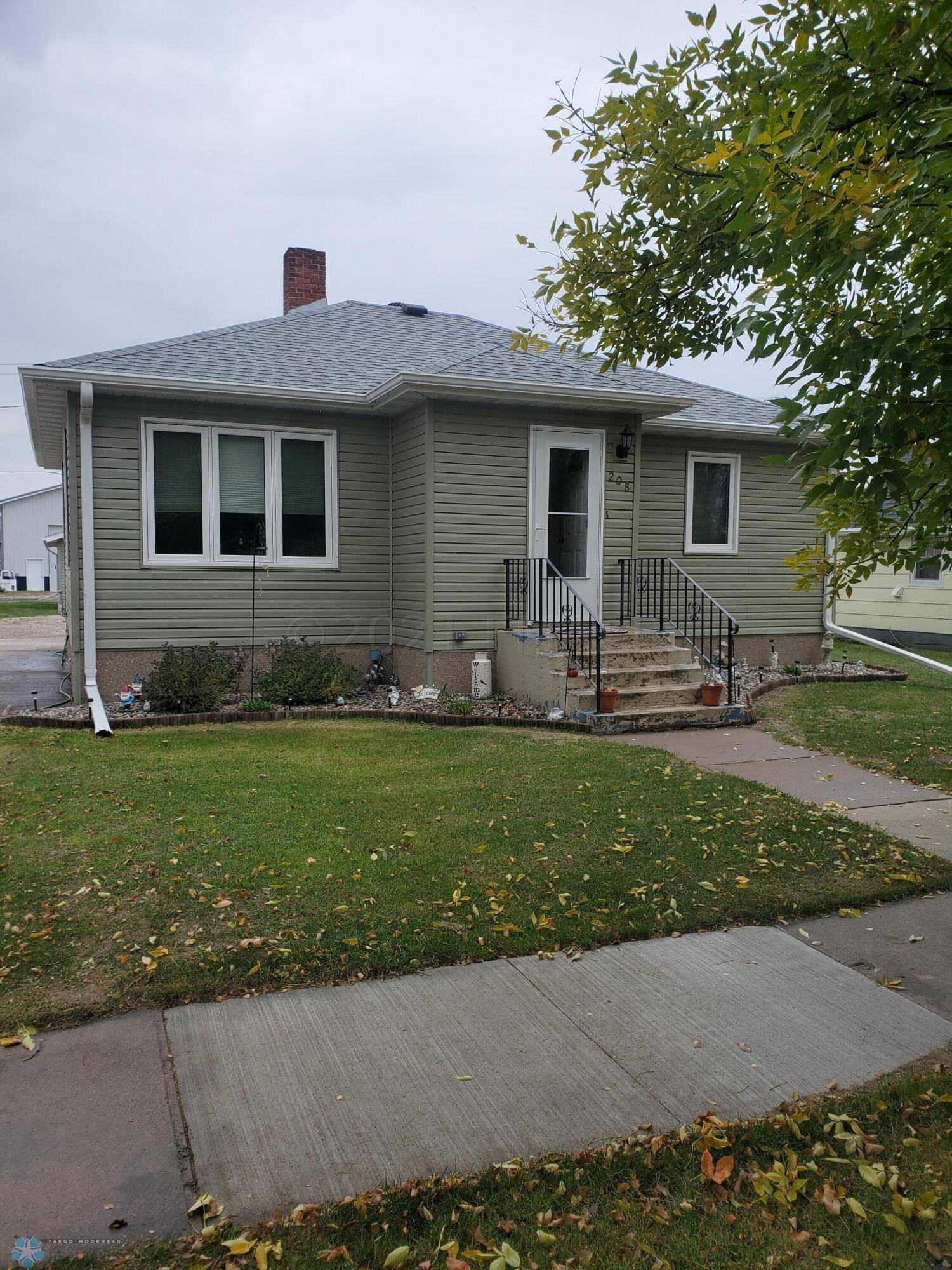 Hillsboro, ND 58045,208 1ST ST SW