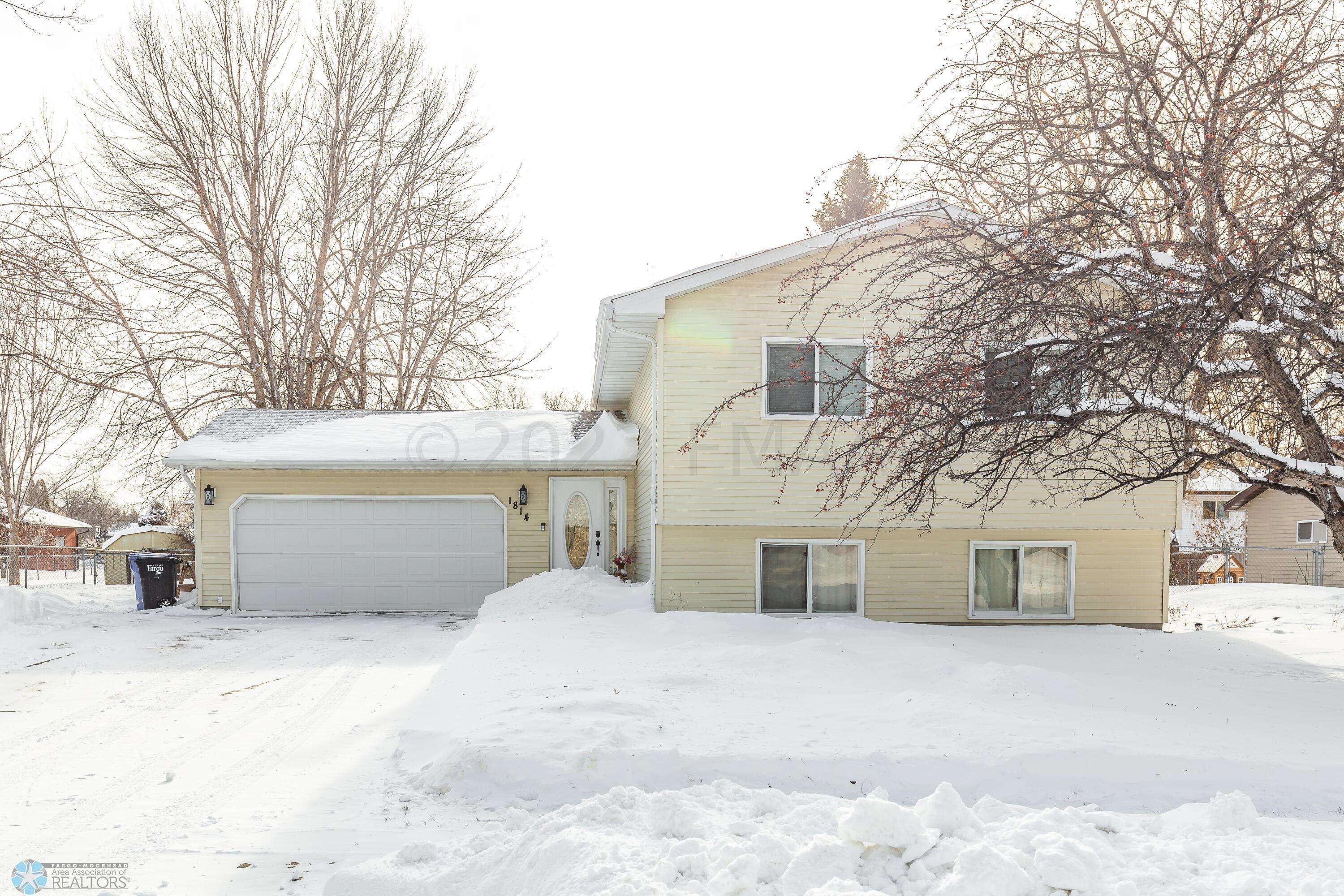 Fargo, ND 58103,1814 26 AVE S