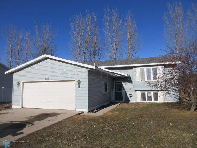 Wahpeton, ND 58075,1935 12TH ST N