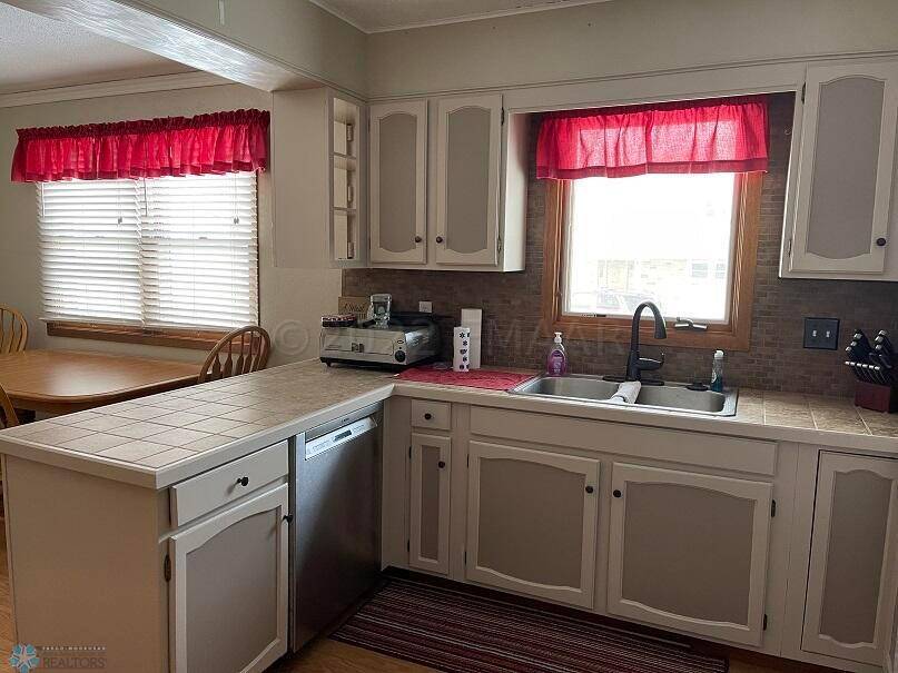 Lisbon, ND 58054,413 8TH AVE W