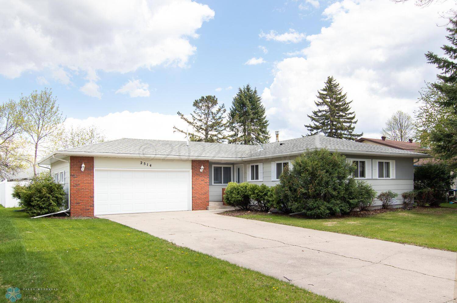 Moorhead, MN 56560,2514 13TH ST S