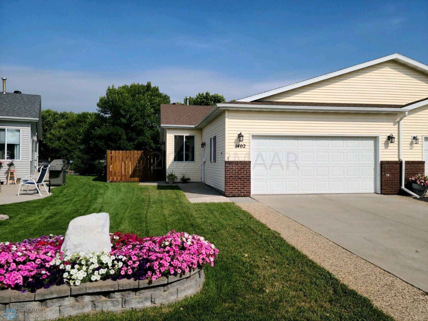 West Fargo, ND 58078,1402 SUNTREE DR