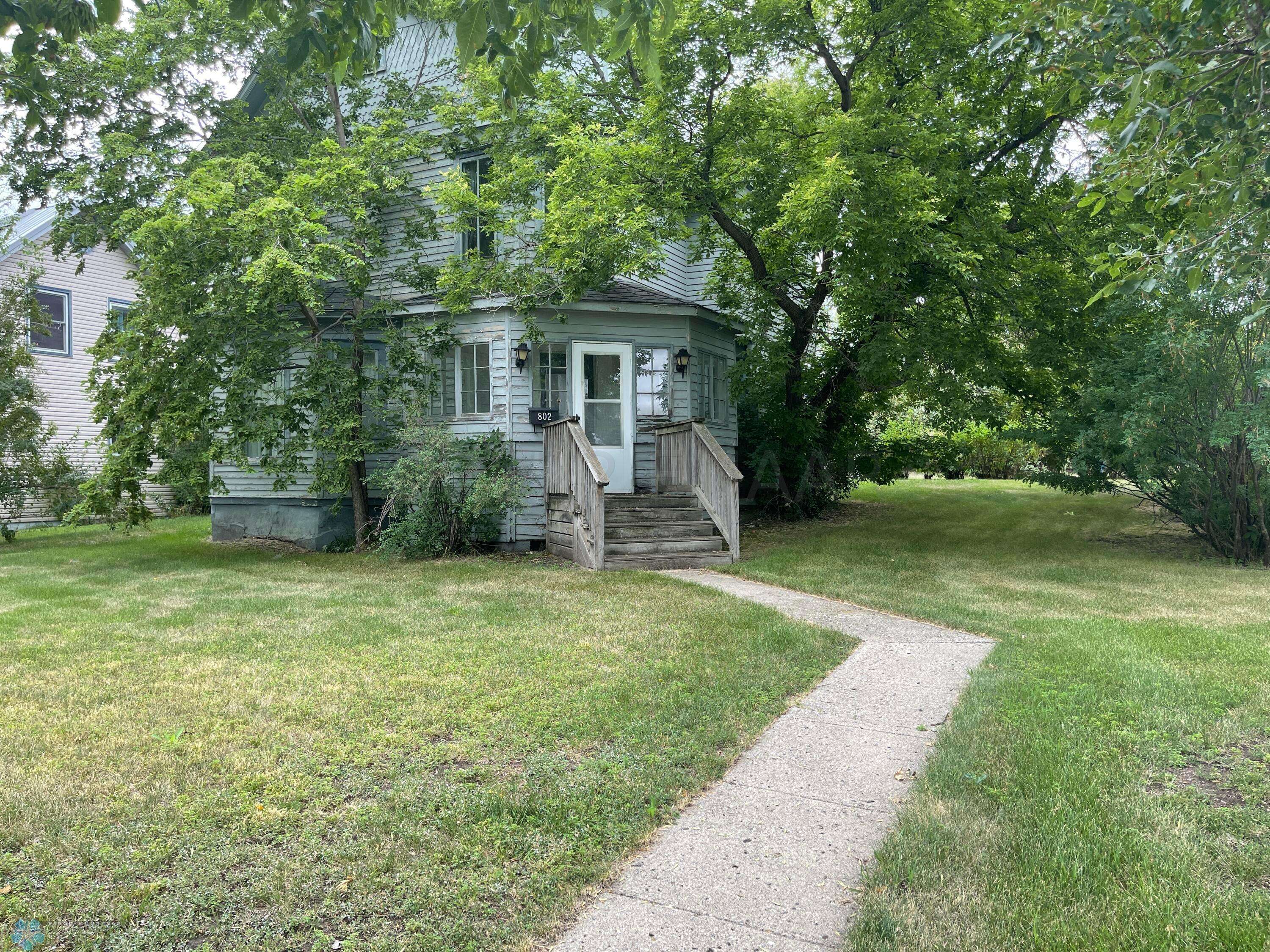 Lisbon, ND 58054,802 ASH ST