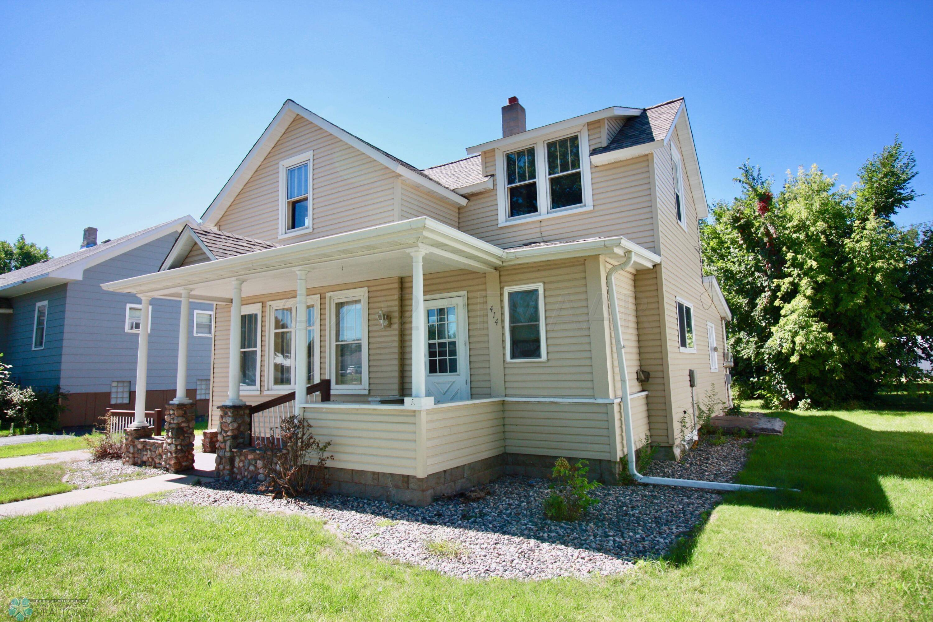 Hankinson, ND 58041,414 MAIN AVE S
