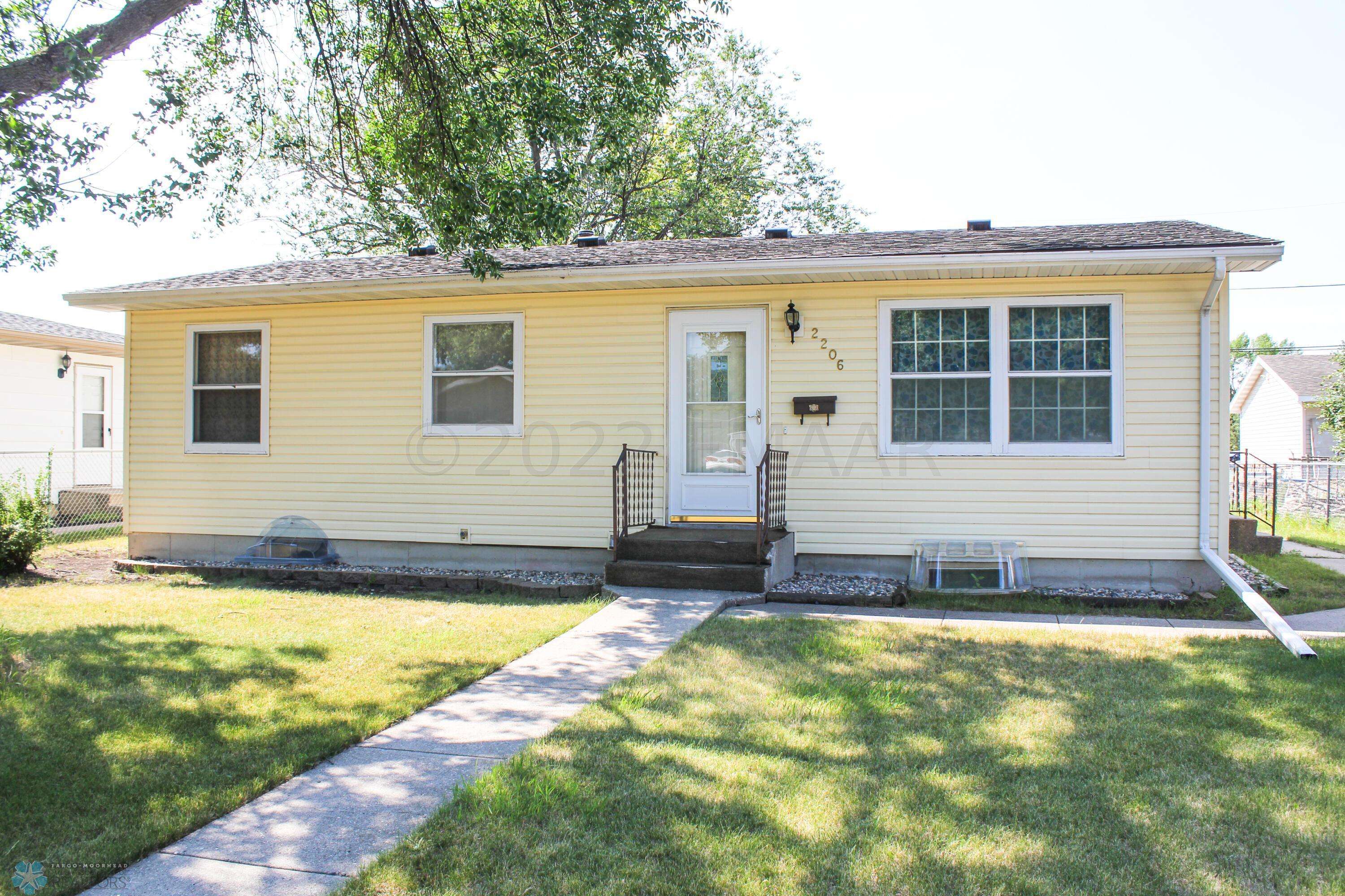 Fargo, ND 58103,2206 9 AVE S