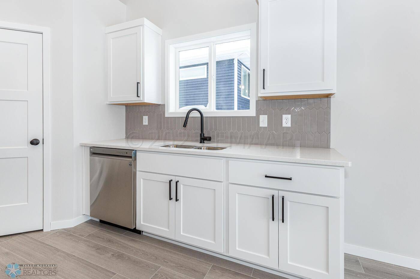 West Fargo, ND 58078,5484 LORI LN W