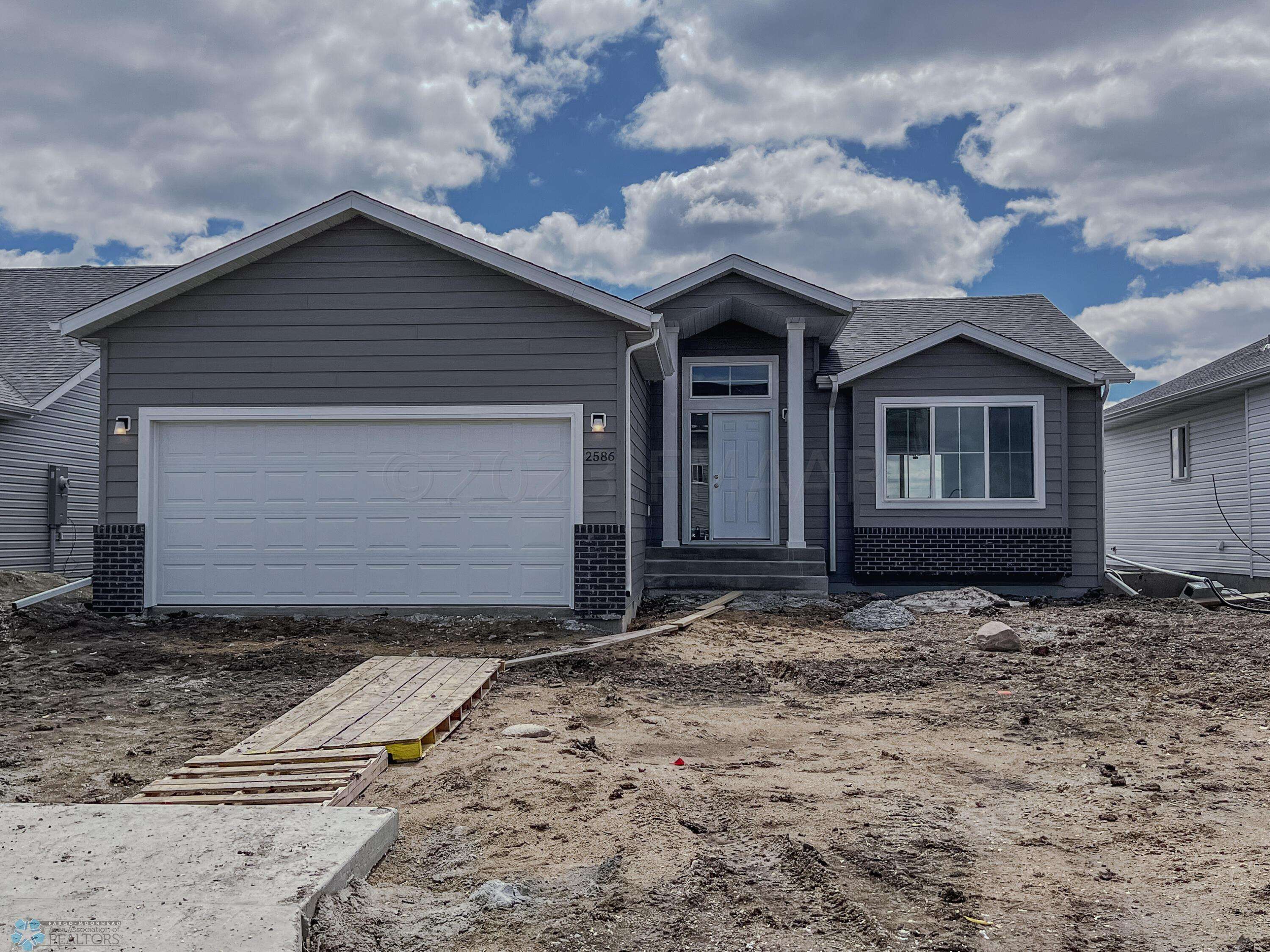 Fargo, ND 58104,2586 74TH AVE S