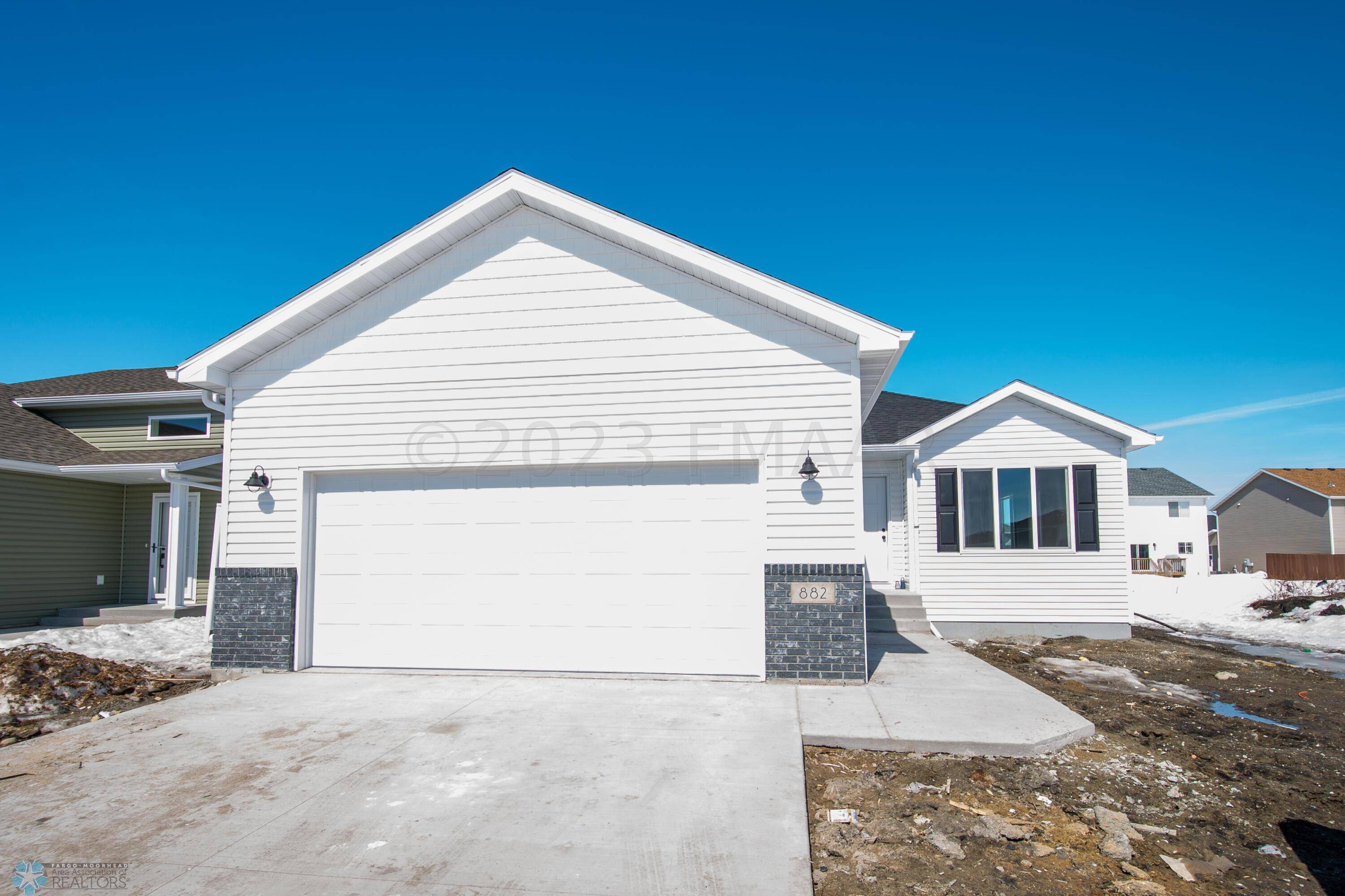 West Fargo, ND 58078,882 60 AVE W