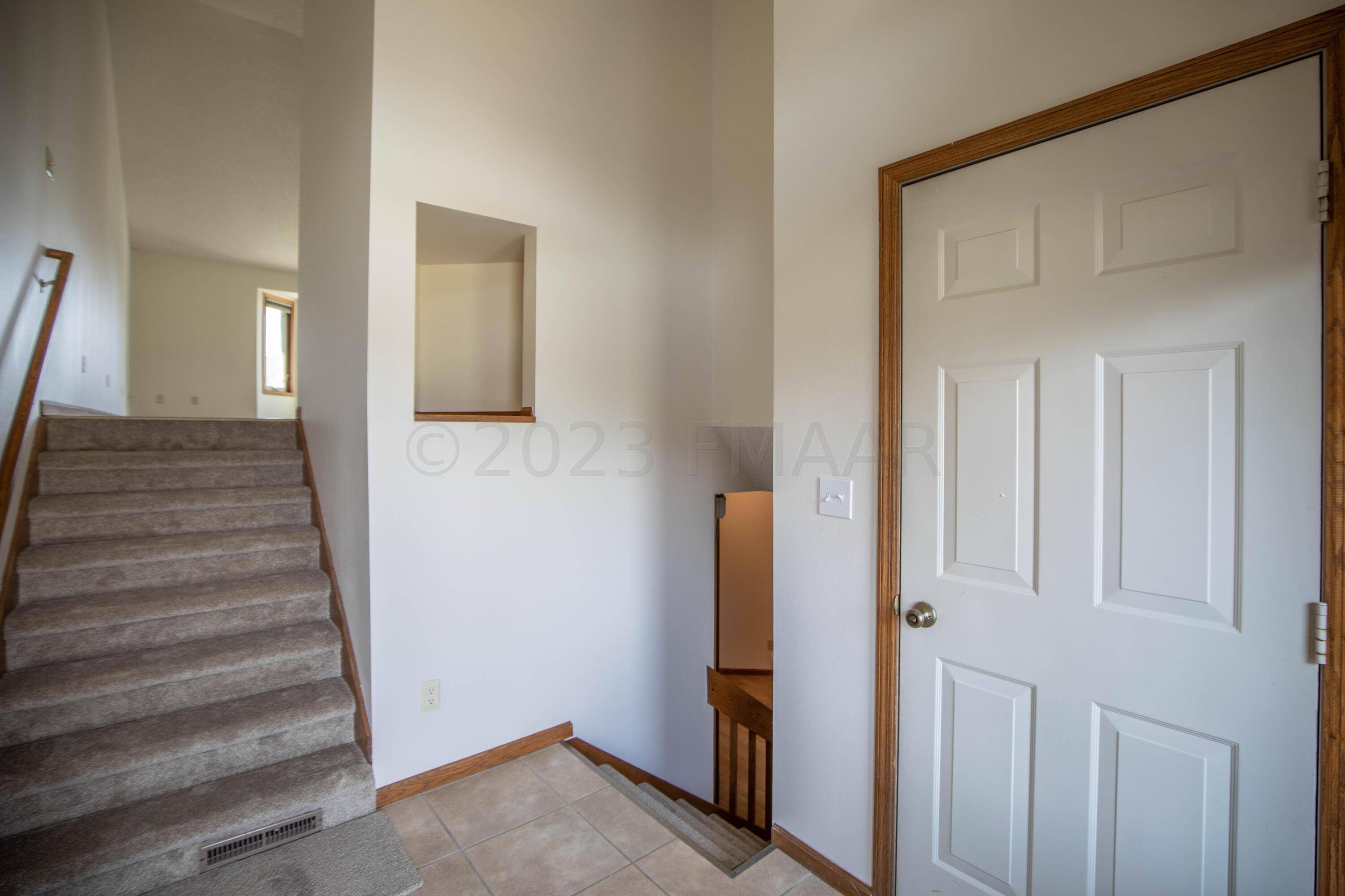 Fargo, ND 58103,1512 30TH AVE S