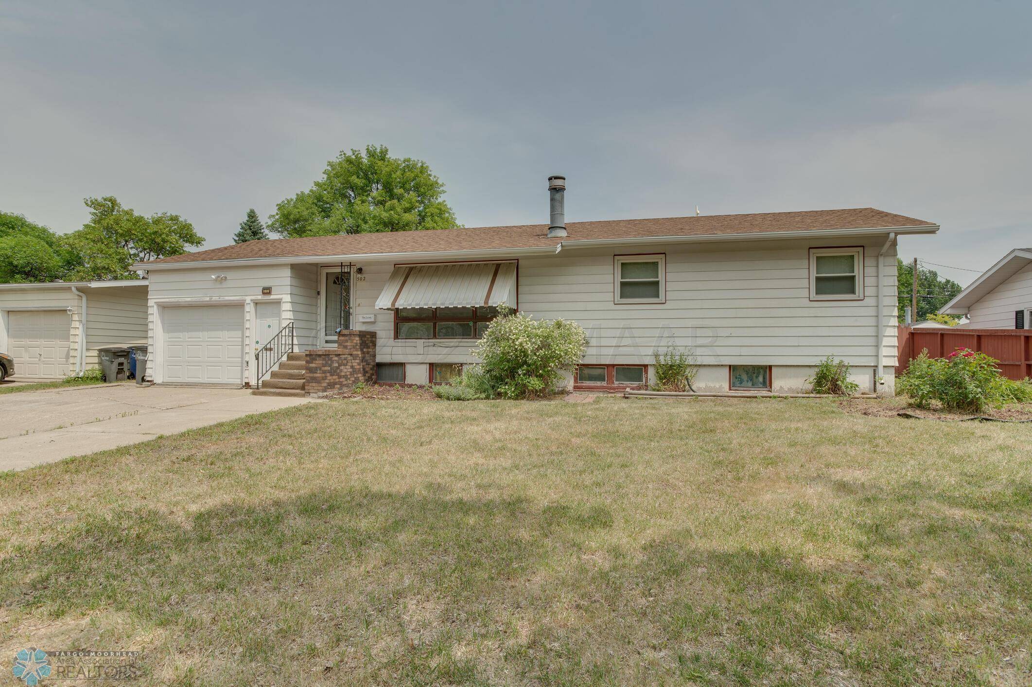 Moorhead, MN 56560,502 MAPLE LN