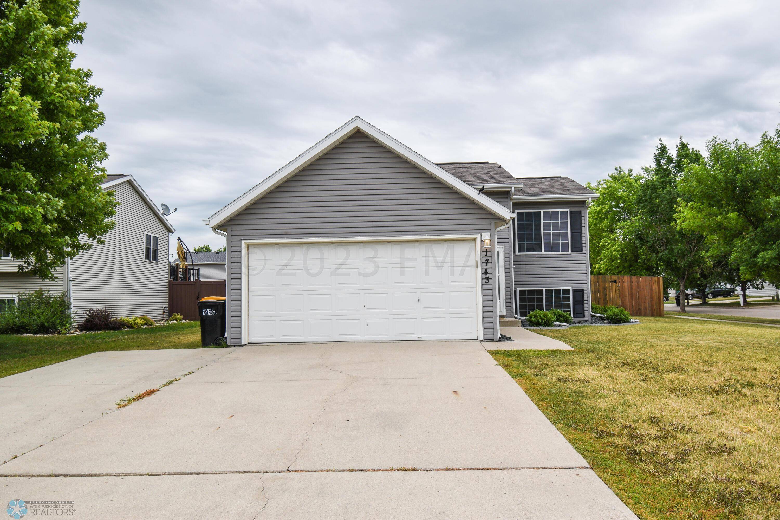 West Fargo, ND 58078,1743 HUNTINGTON CT