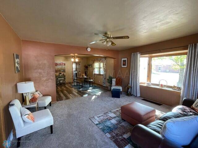 Gwinner, ND 58040,15 1ST AVE SW