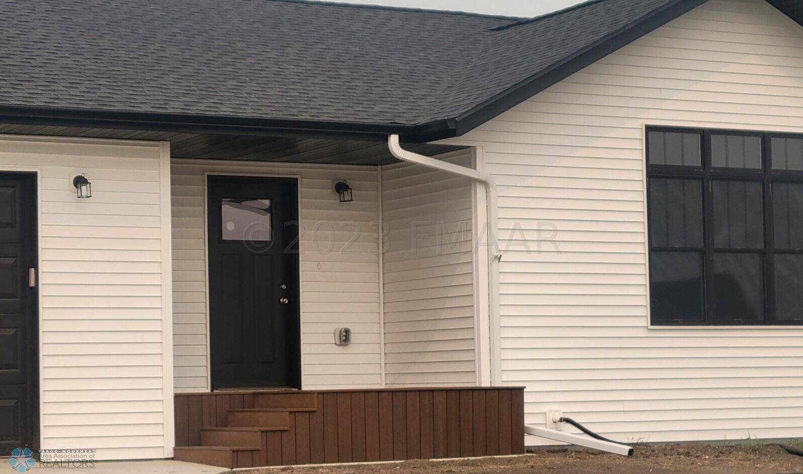 Gwinner, ND 58040,208 4TH ST NW