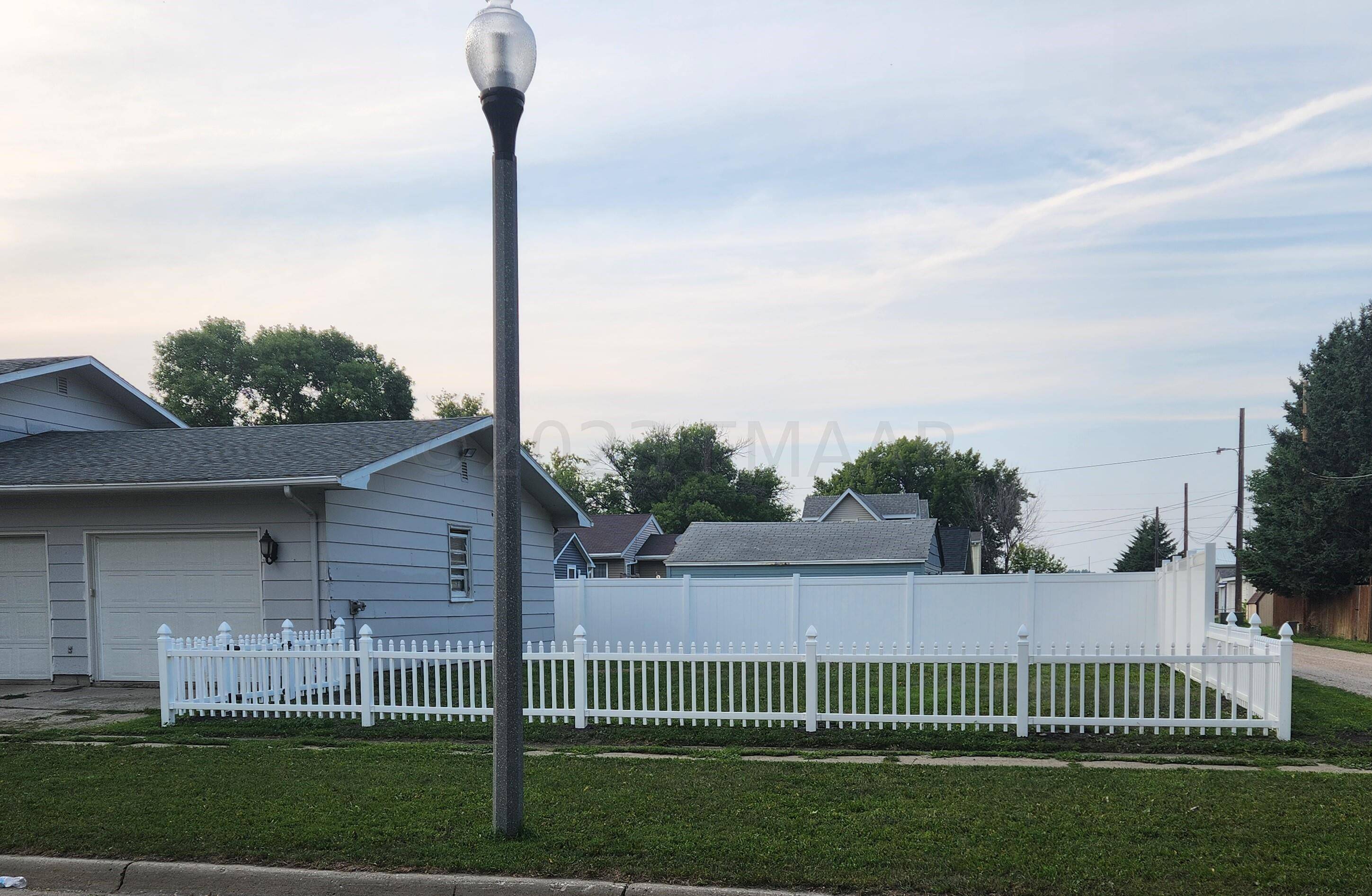East Grand Forks, MN 56721,204 9TH ST NE