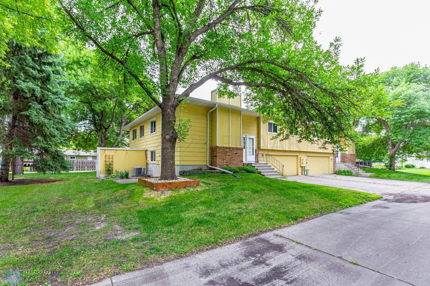 Moorhead, MN 56560,2325 4TH AVE S