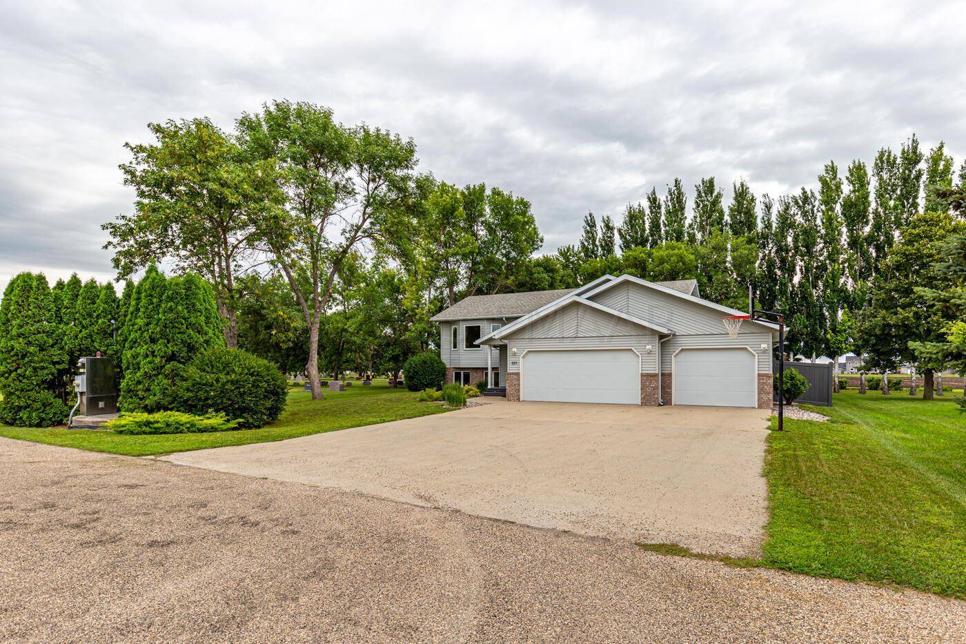 Casselton, ND 58012,521 9TH AVE S