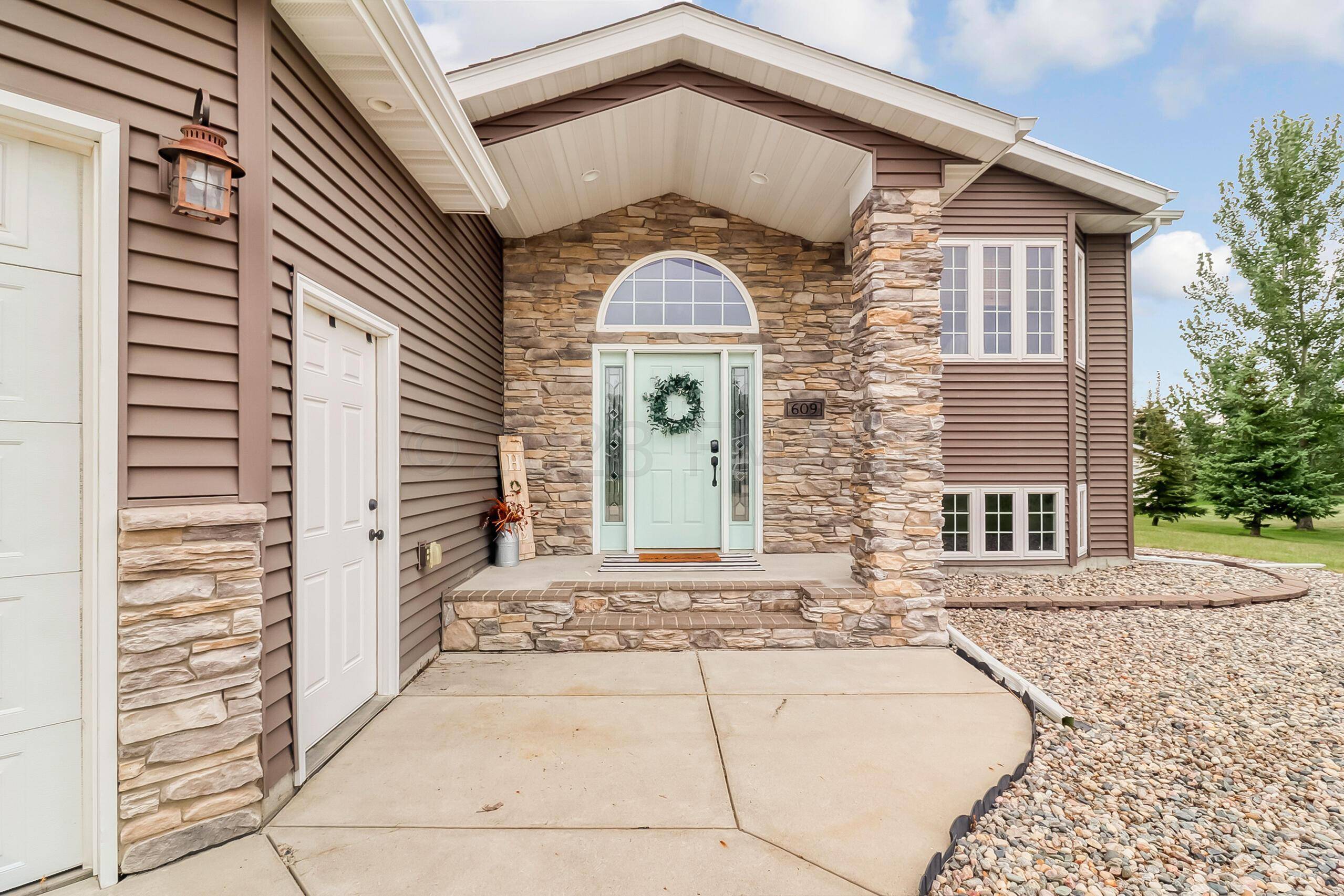 Argusville, ND 58005,609 SUGAR DR