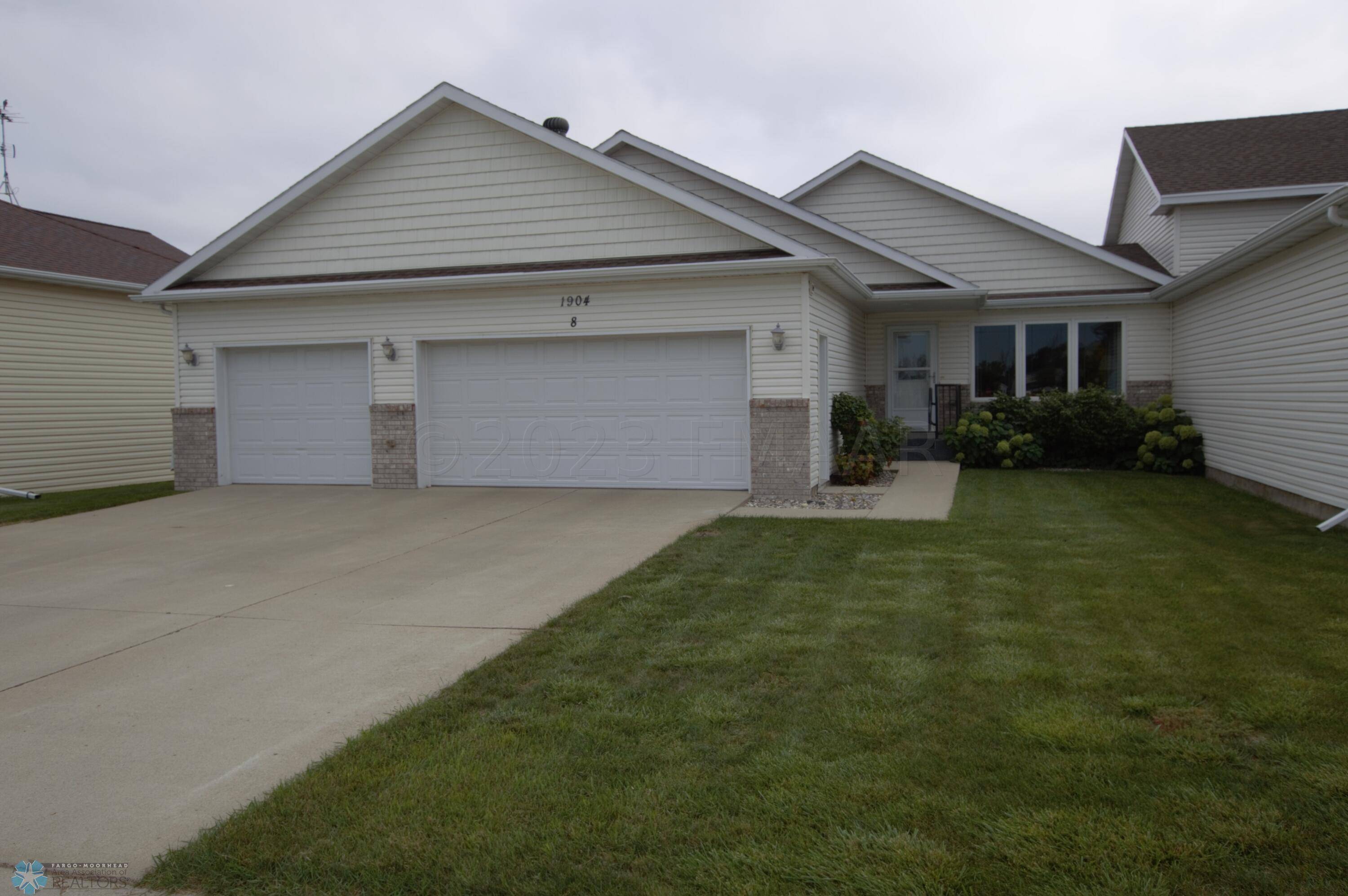 West Fargo, ND 58078,1904 BURLINGTON DR ##8