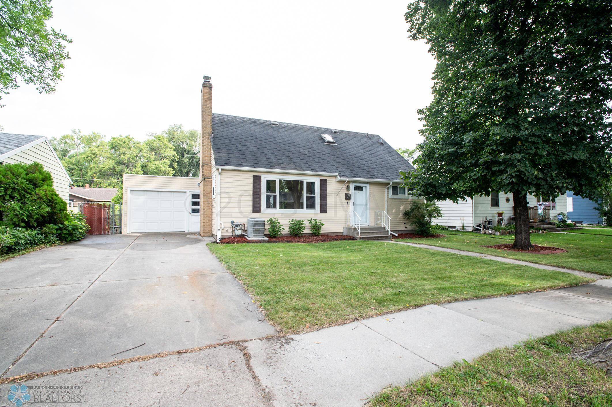 Fargo, ND 58102,413 20 AVE N