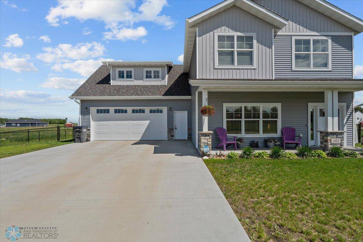 Hankinson, ND 58041,103 PINE DR