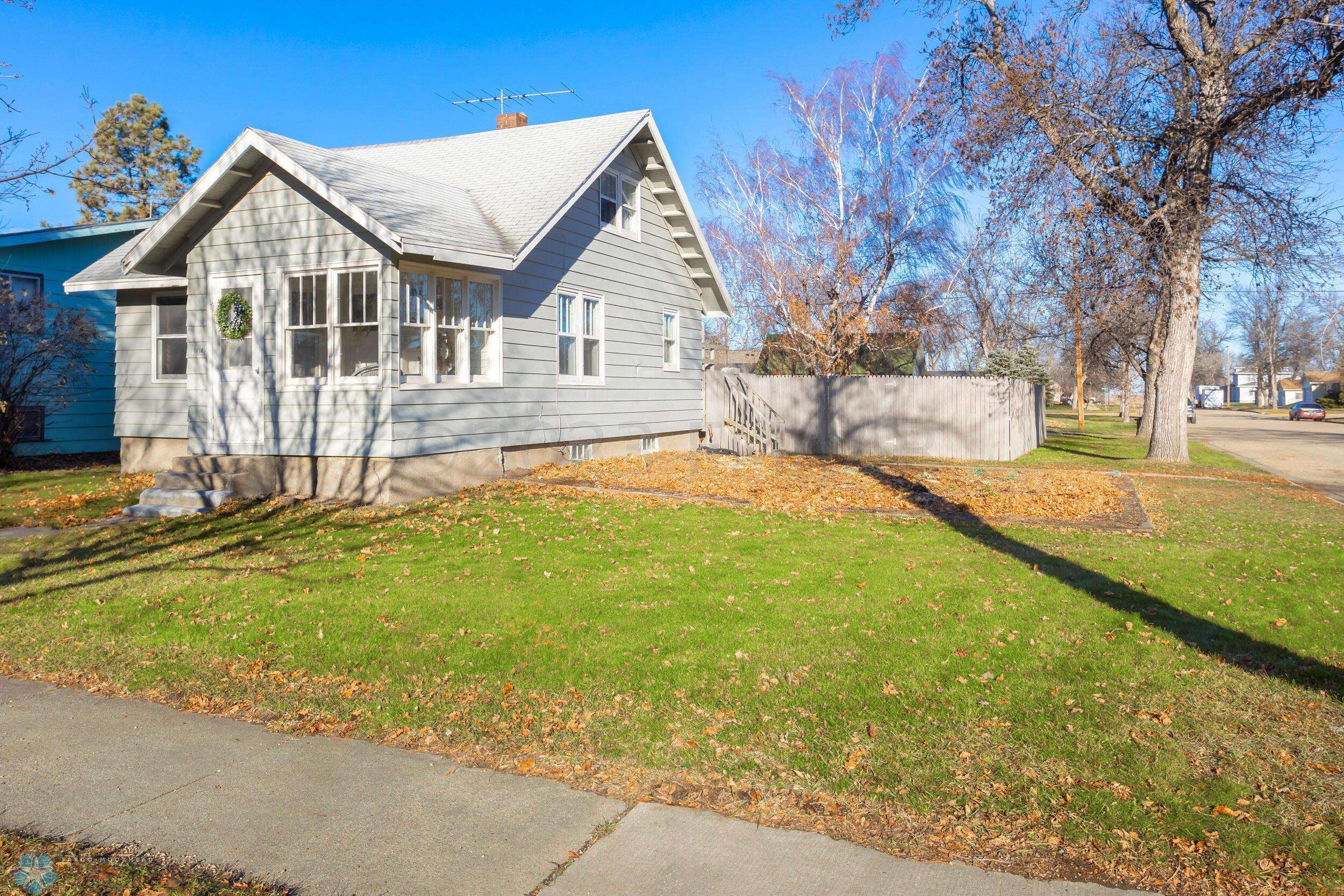 Cooperstown, ND 58425,1009 ROBERTS AVE NE