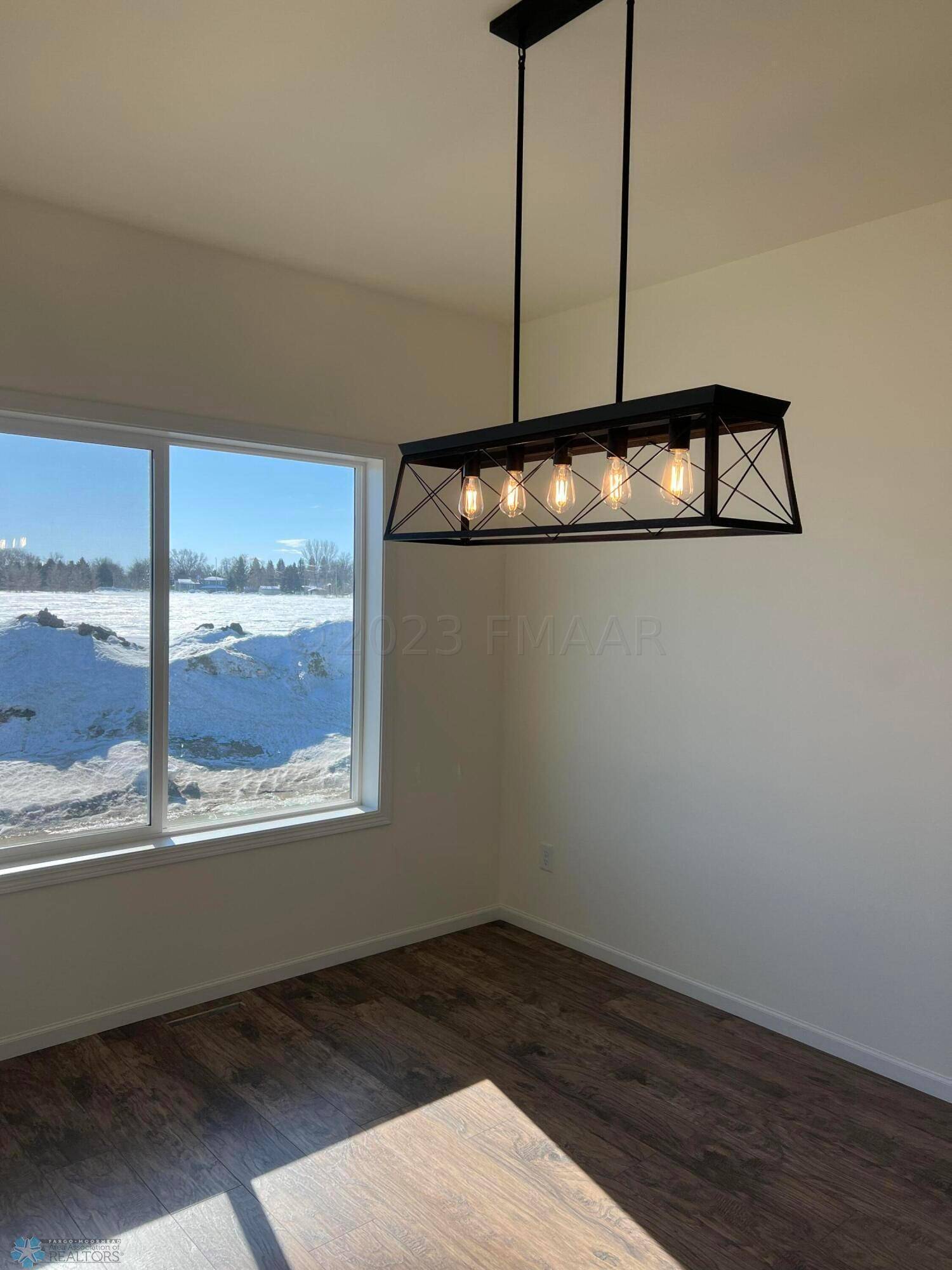 Casselton, ND 58012,703 4 AVE N