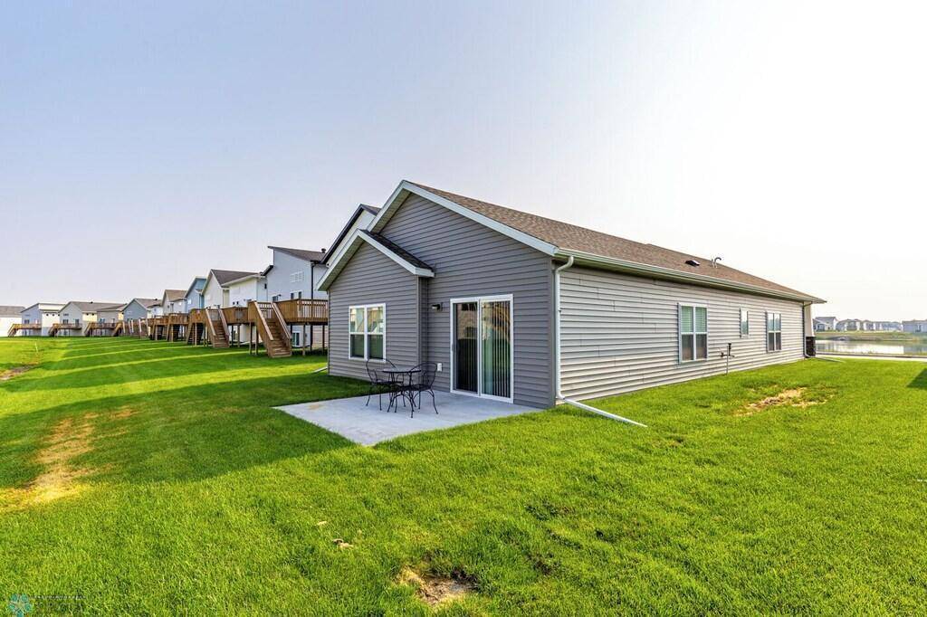 West Fargo, ND 58078,985 61 AVE W