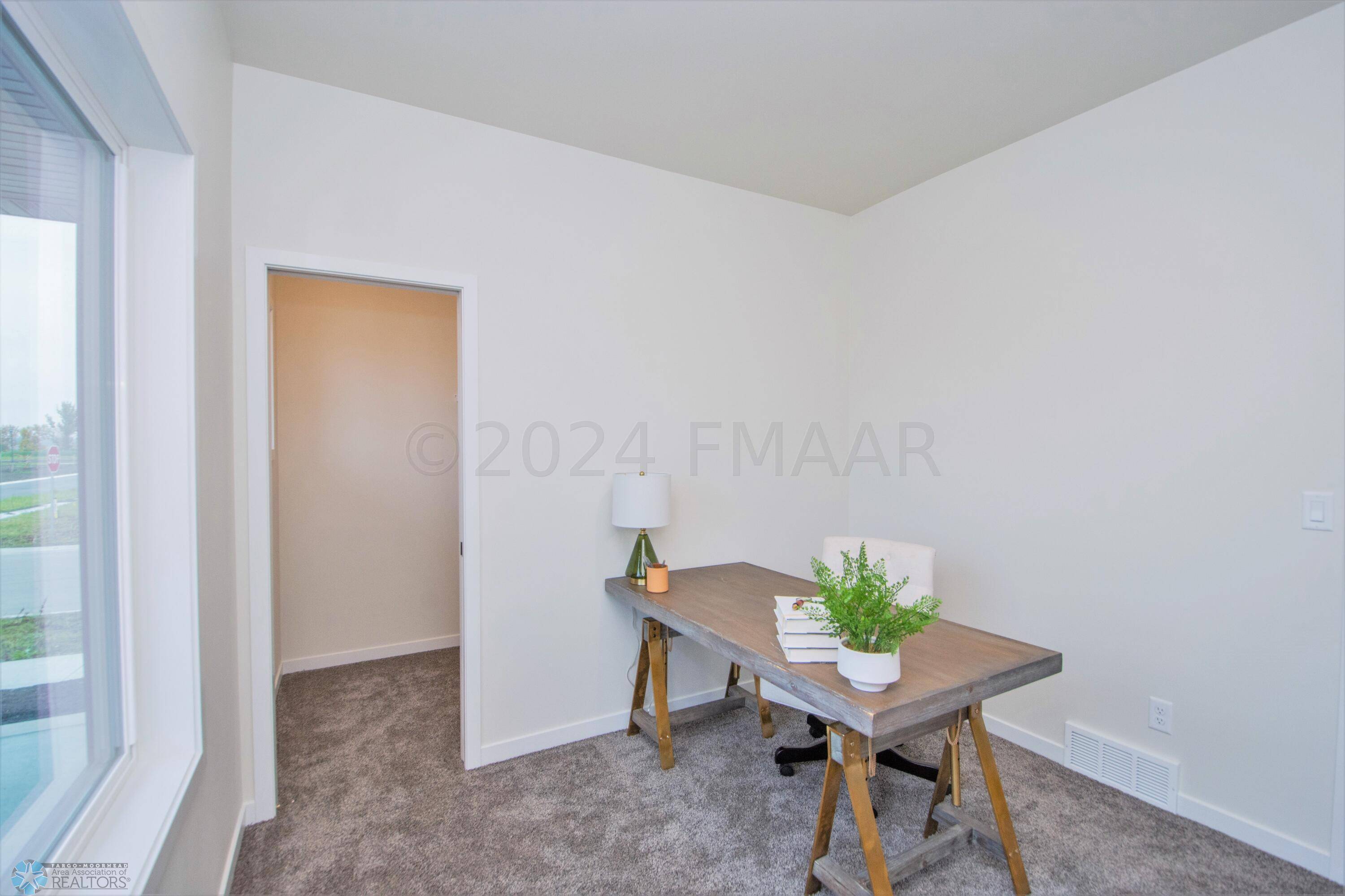 West Fargo, ND 58078,1050 HICKORY LN