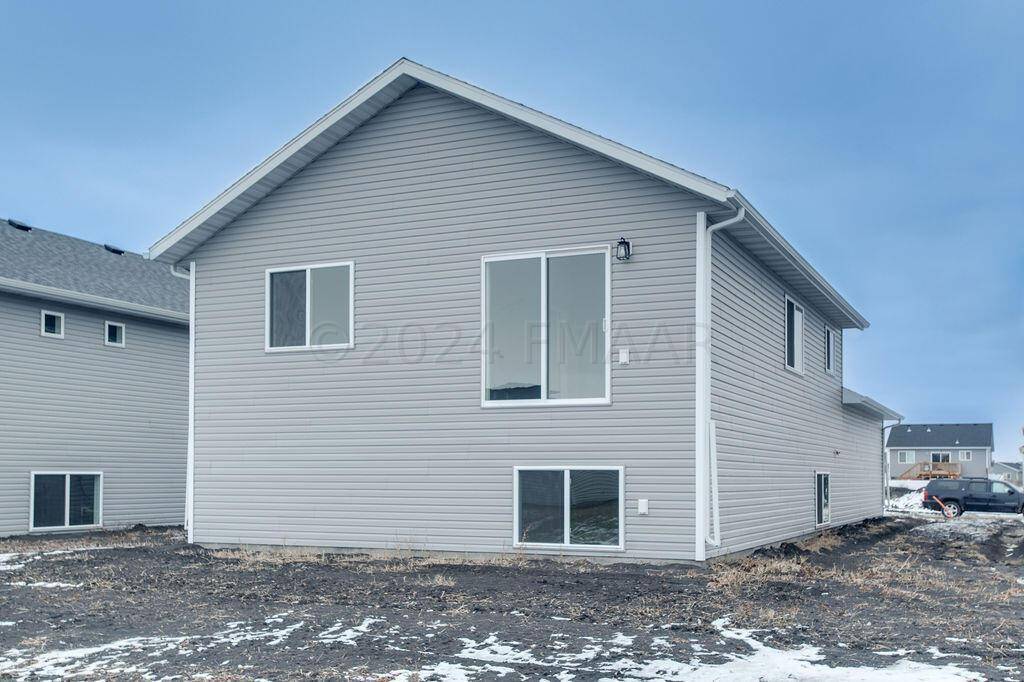 Horace, ND 58047,6837 THOMAS ST