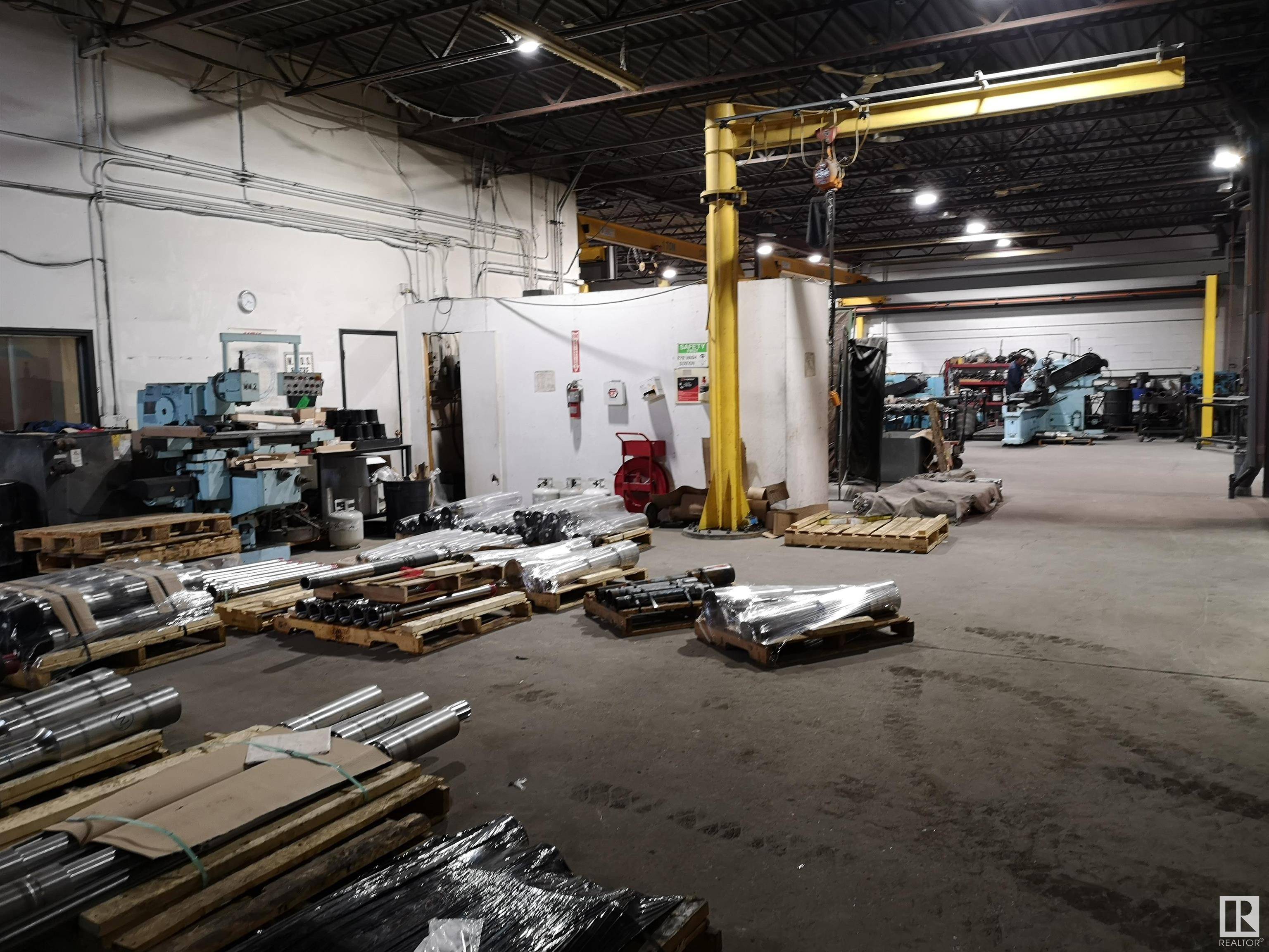 Edmonton, AB T6B 2N3,4327 78 AV NW