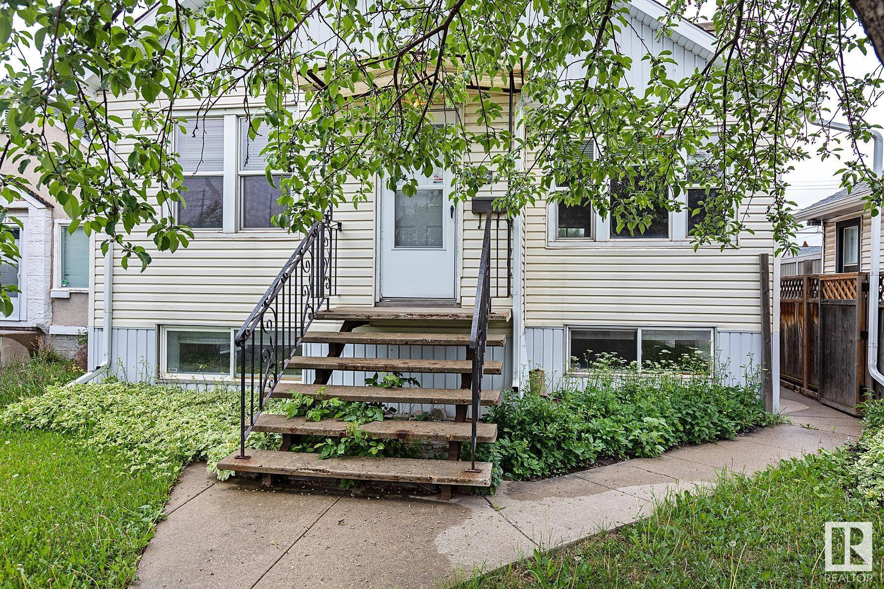 Edmonton, AB T5B 2S3,11725 81 ST NW