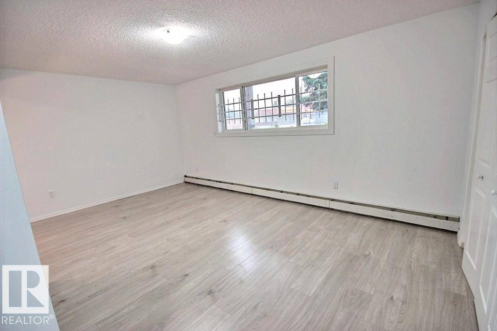 Edmonton, AB T5W 0Z6,106-3720 118 AV NW