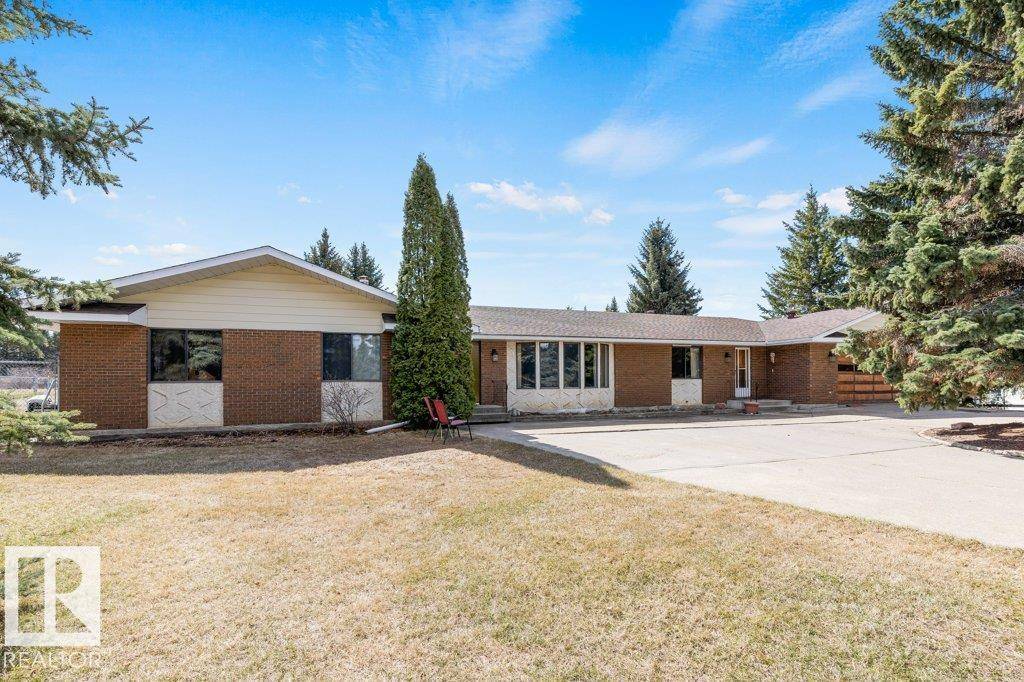 Rural Sturgeon County, AB T8T 0A9,3 Equestrian PL