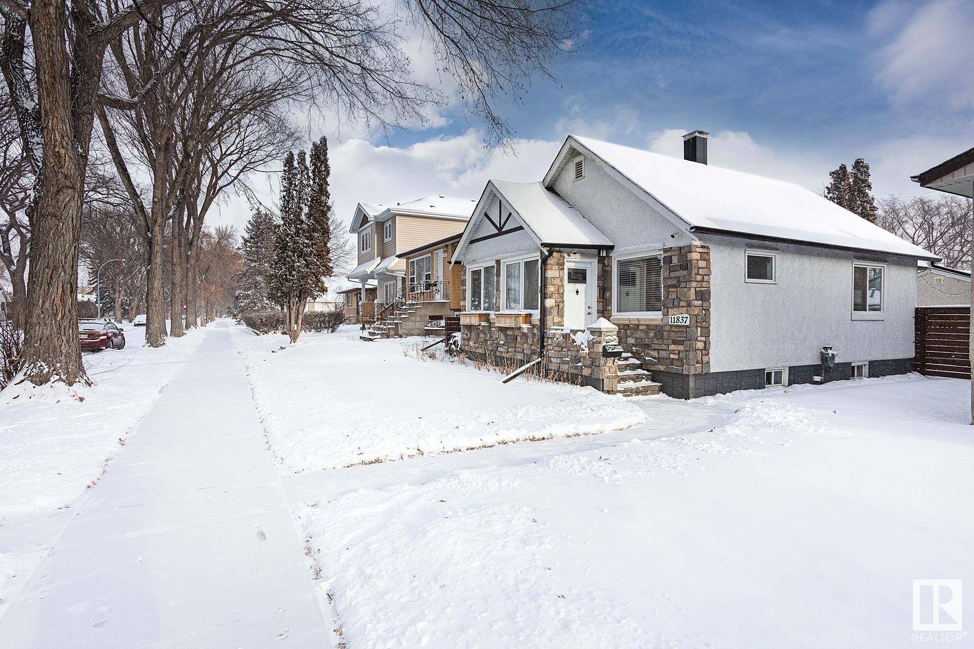 Edmonton, AB T5W 3L3,11837 53 ST NW