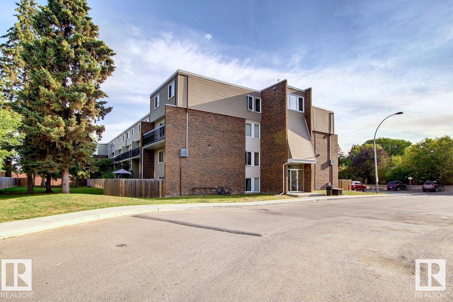 Edmonton, AB T5R 2E1,#214 7835 159 ST NW