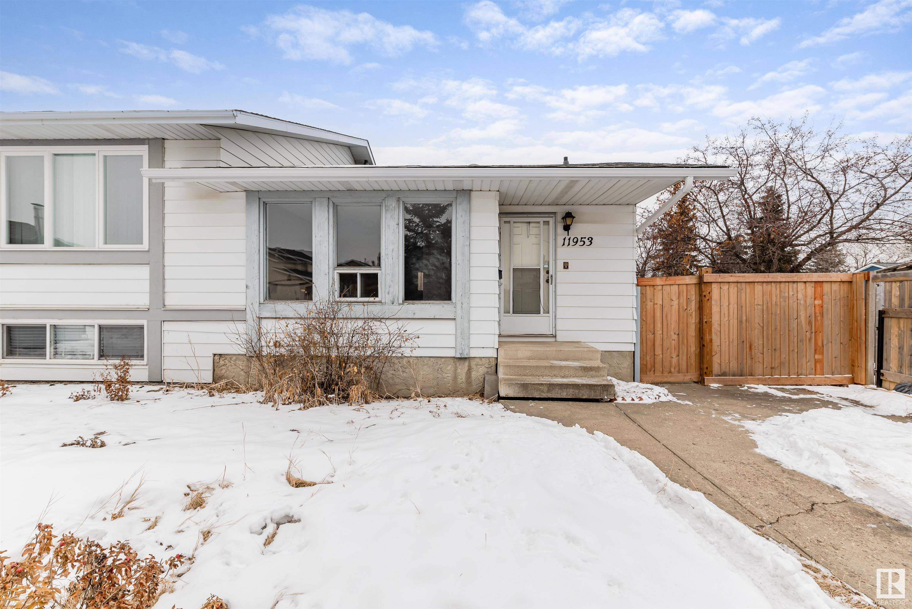 Edmonton, AB T5X 4K1,11953 138 AV NW