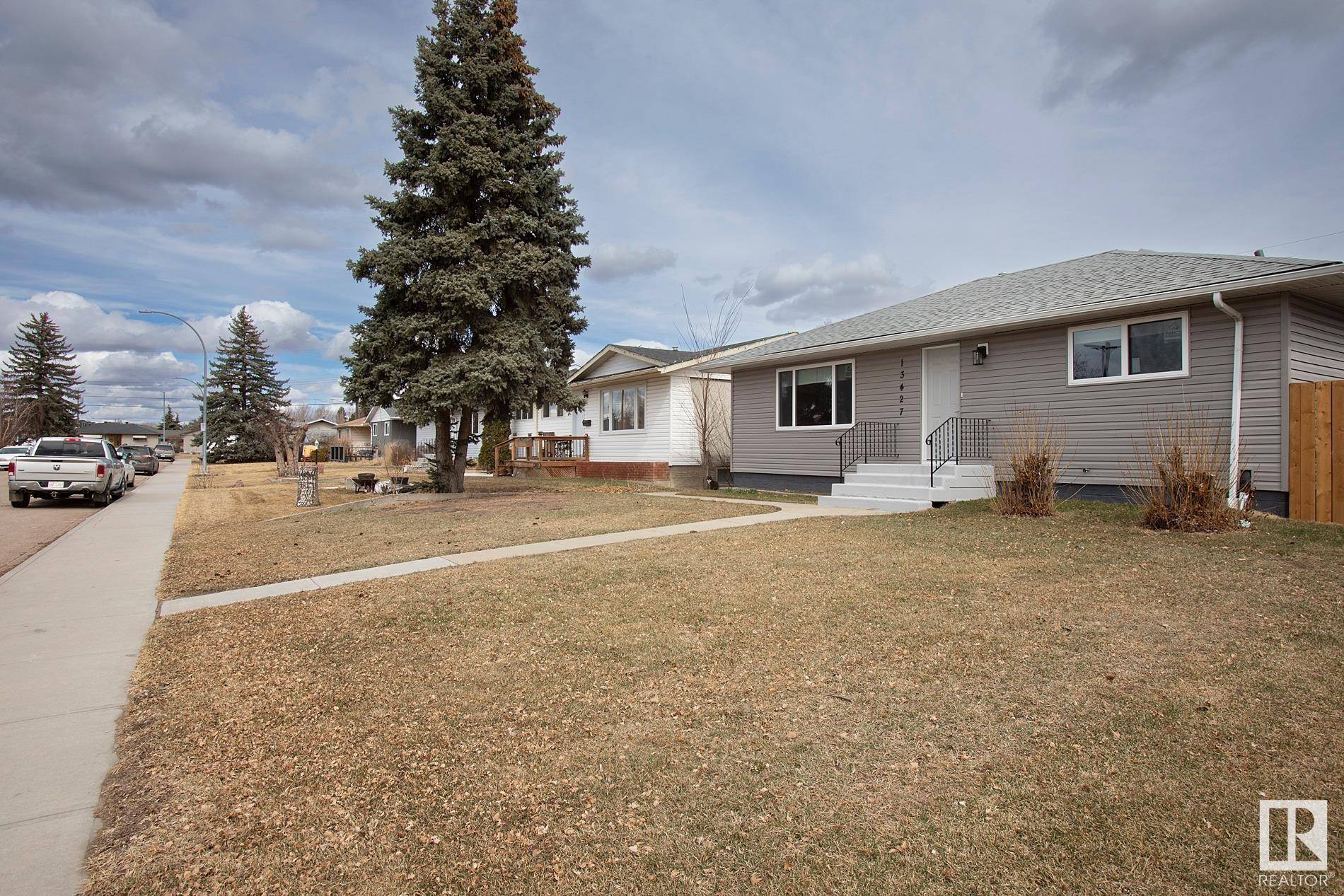 Edmonton, AB T5E 4M7,13427 103 ST NW