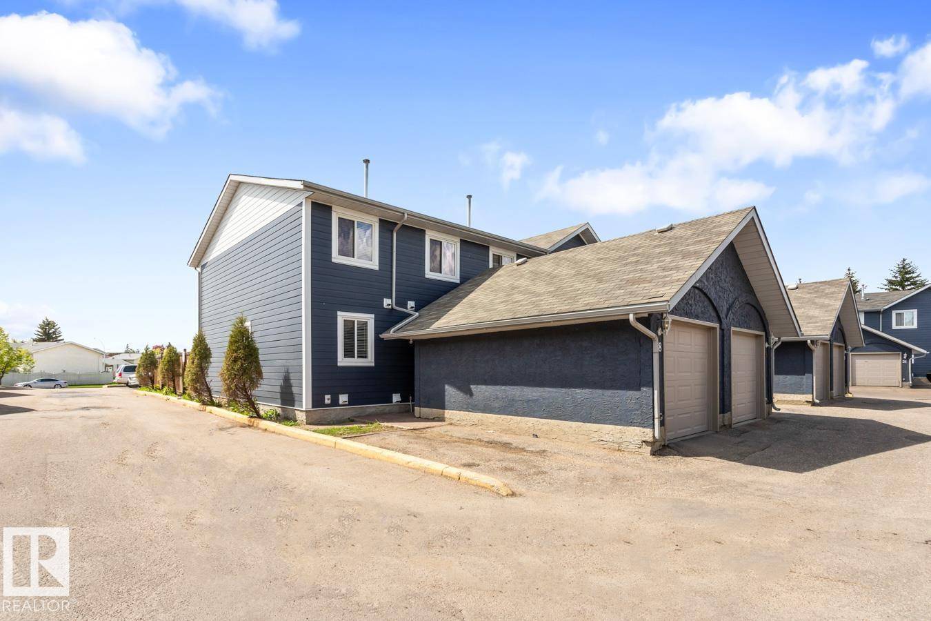 Edmonton, AB T5Y 2L3,#18 14803 34 ST NW