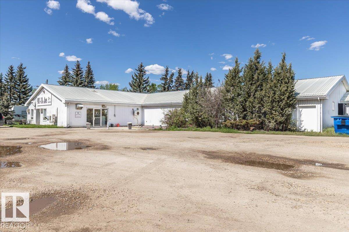 Nisku, AB T6H 4B6,901 10 AV