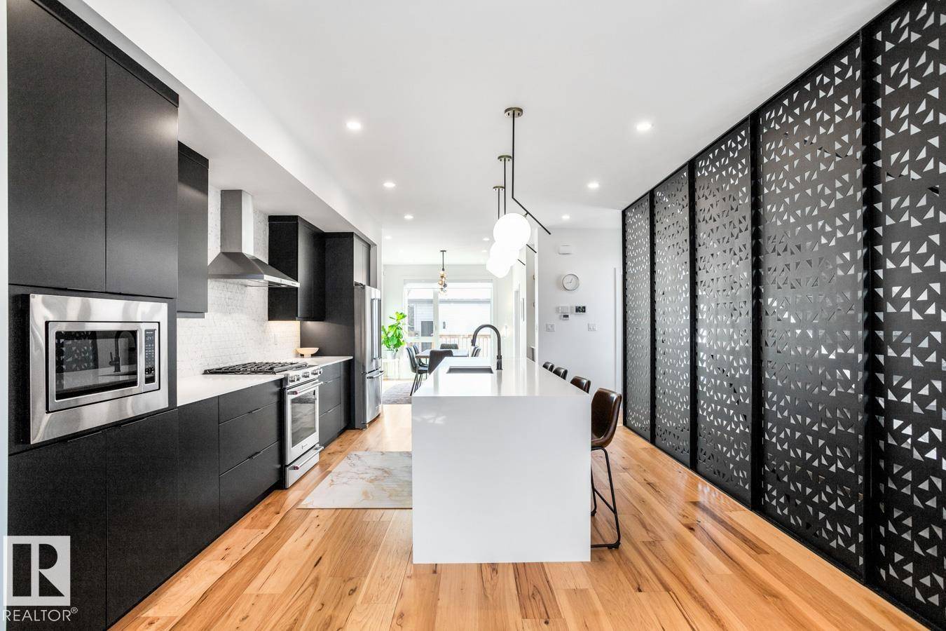 Edmonton, AB T6C 3E1,9547 85 ST NW