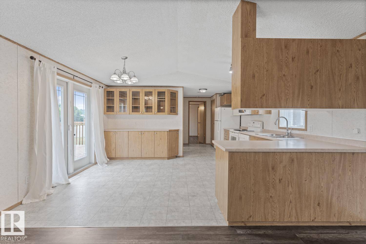 Ardmore, AB T9N 0B0,5009 50 AV