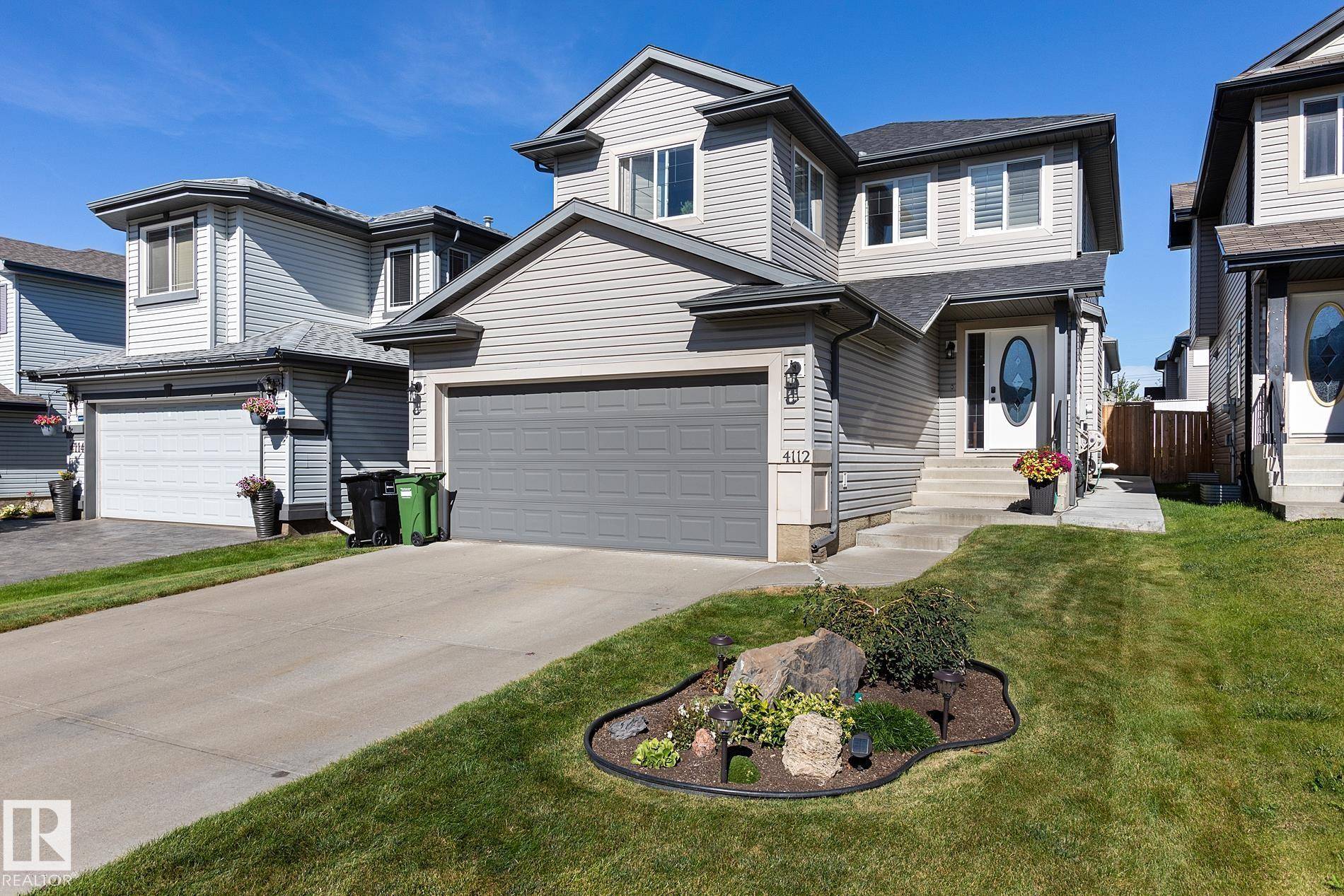 Edmonton, AB T5Y 0A4,4112 157A AV NW