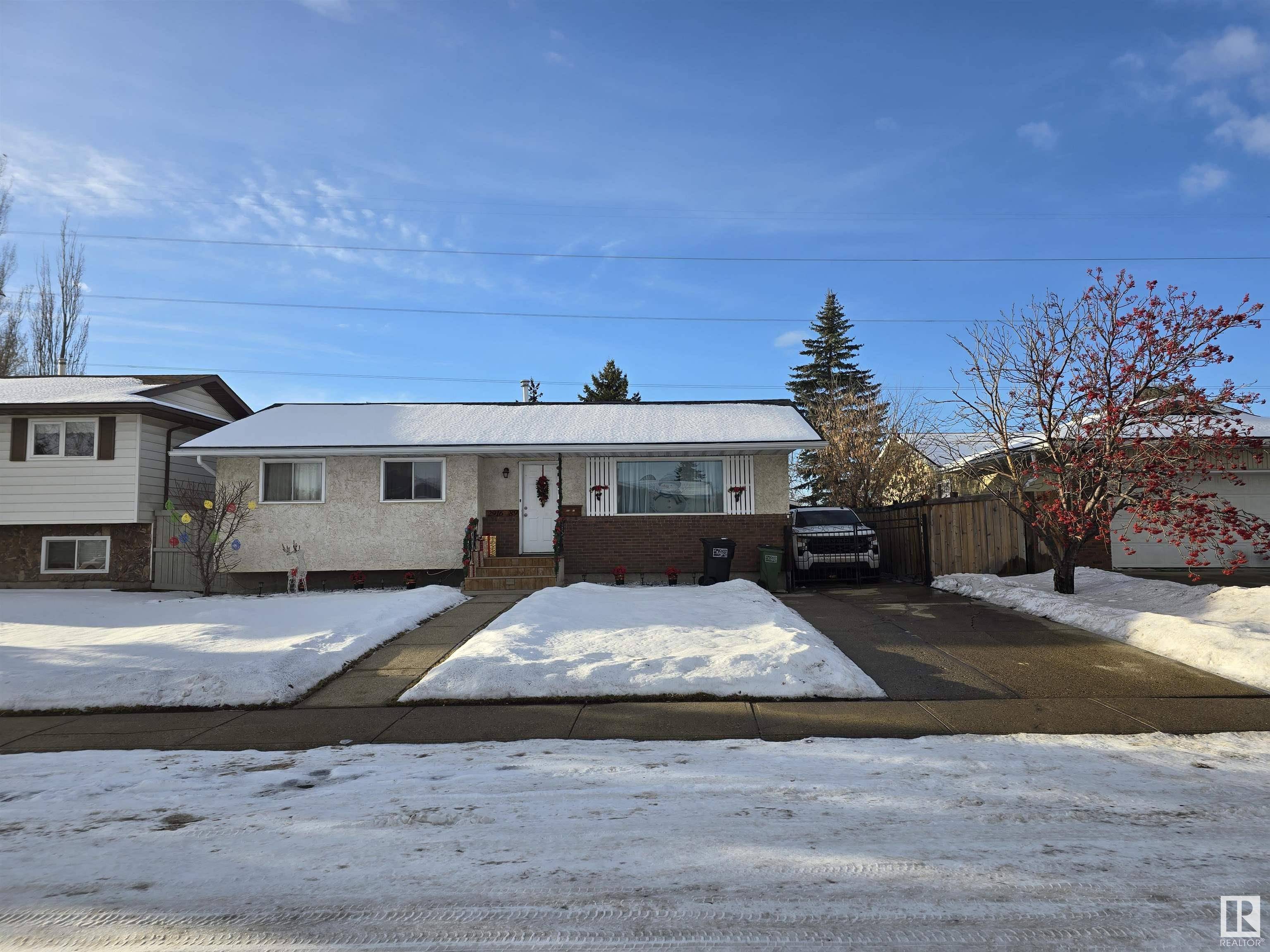 Edmonton, AB T6K 3K9,2916 89 ST NW