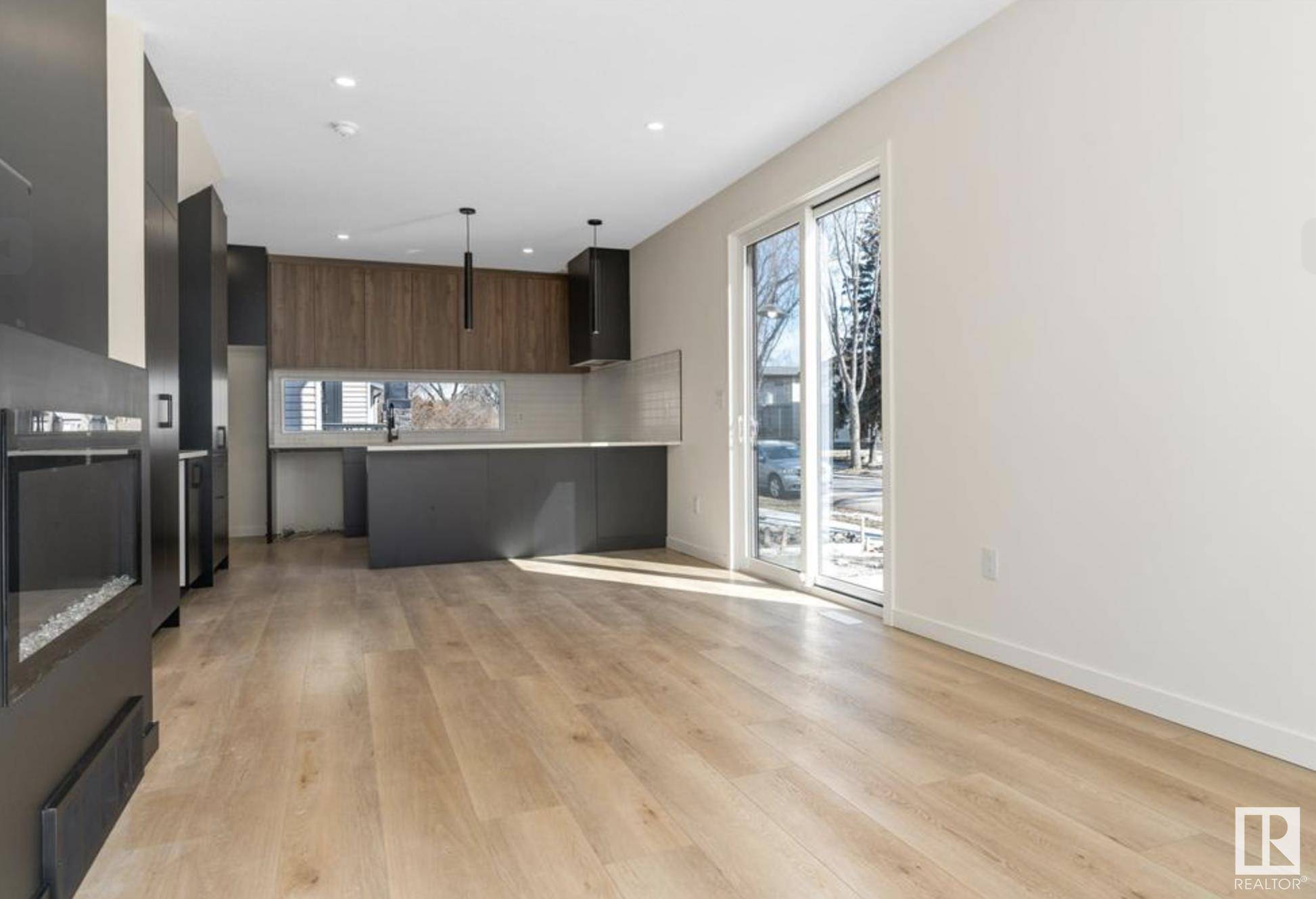 Edmonton, AB T6C 1E2,8402 87 ST NW
