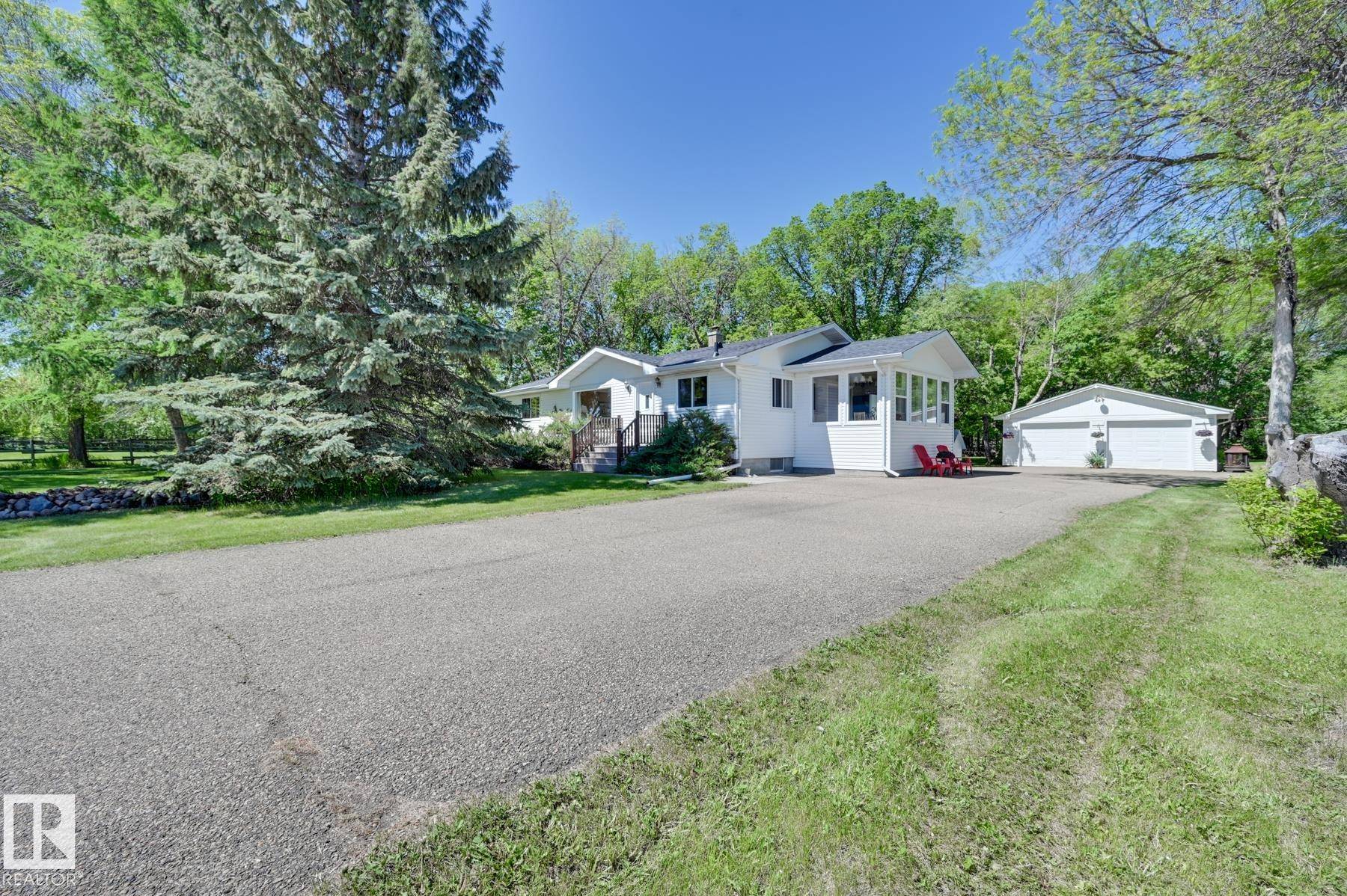 Rural Sturgeon County, AB T8L 5A6,22530 Lamoureux DR