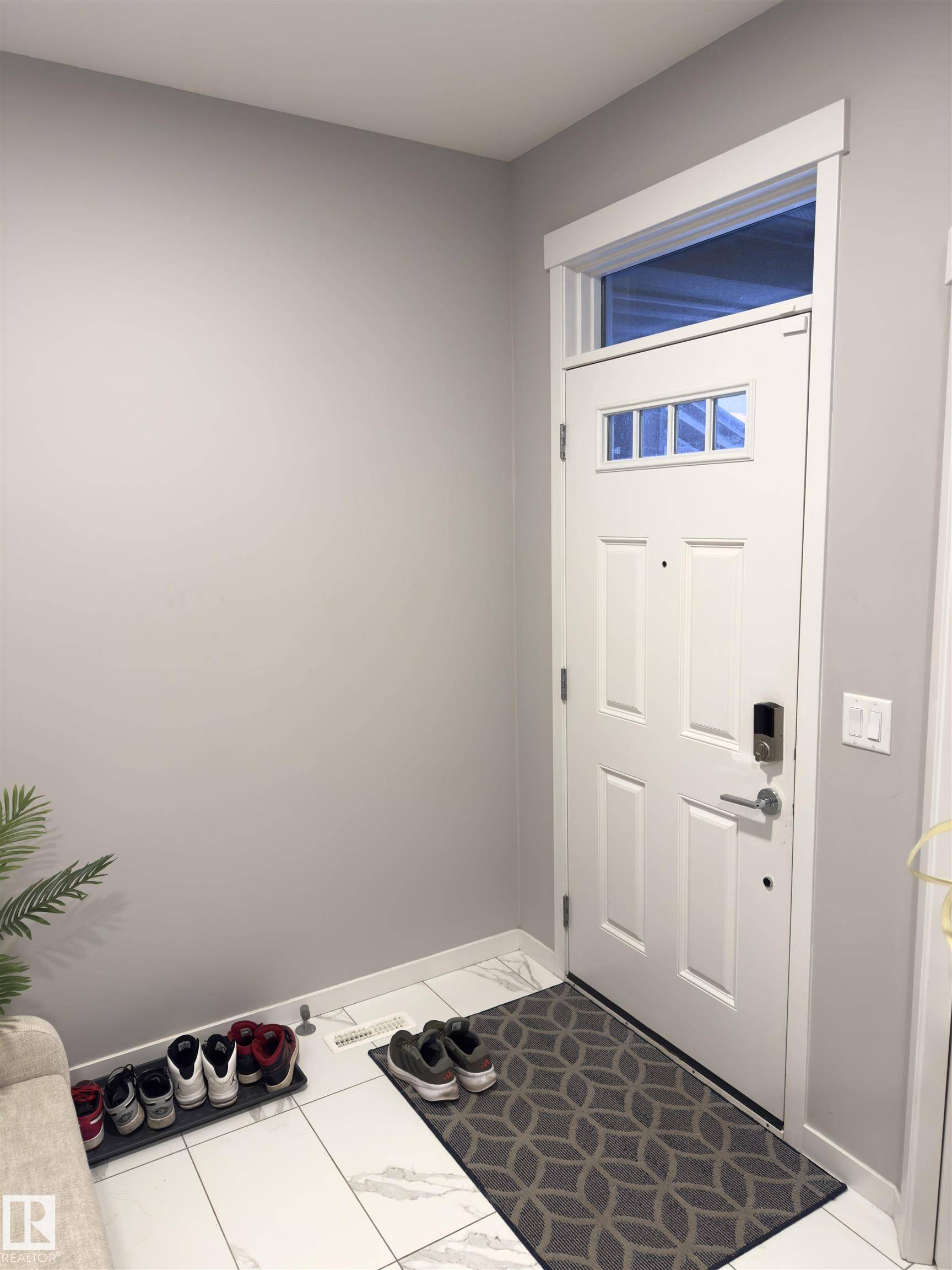 Edmonton, AB T6X 2Y1,5225 22A AV SW