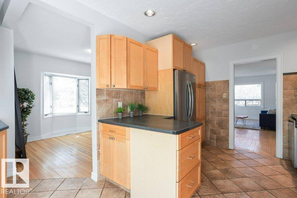 Edmonton, AB T6A 3P6,10623 83 ST NW