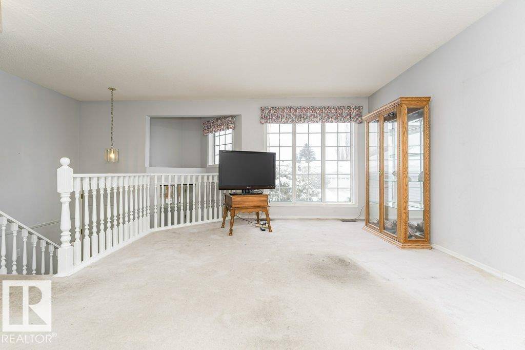 Edmonton, AB T6L 6P9,529 JELLETT WY NW