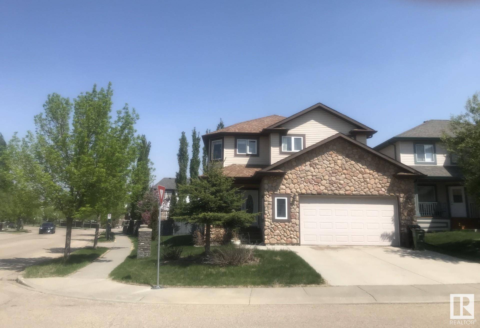 Edmonton, AB T6W 1J2,1604 BLACKMORE CO SW SW
